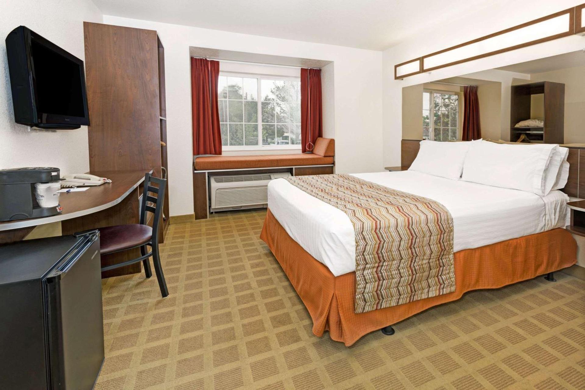 Microtel Inn & Suites Cheyenne photo 6