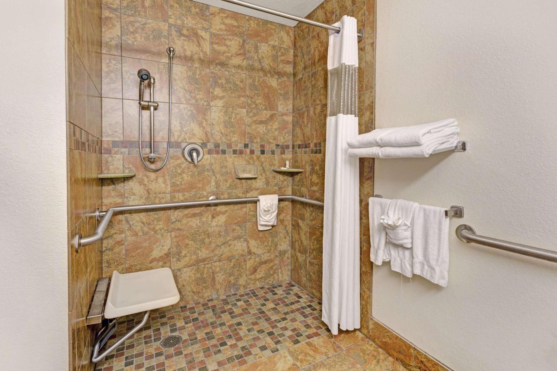 Microtel Inn & Suites Cheyenne photo 8