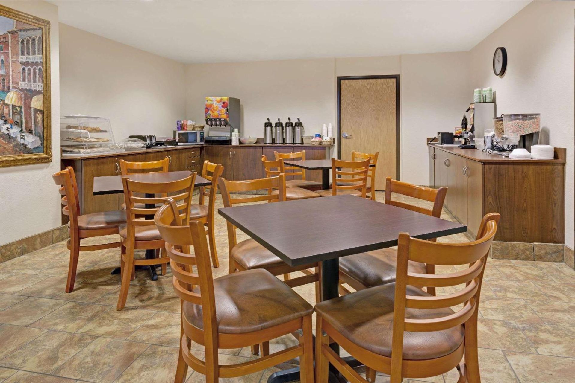 Microtel Inn & Suites Cheyenne photo 14