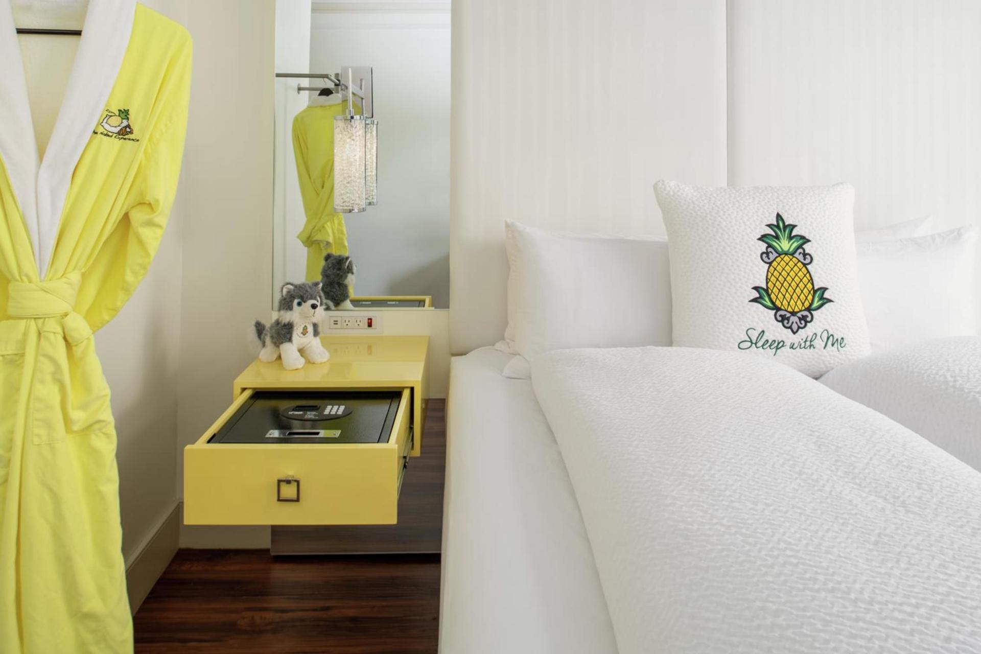 Staypineapple, A Delightful Hotel, South End photo 3