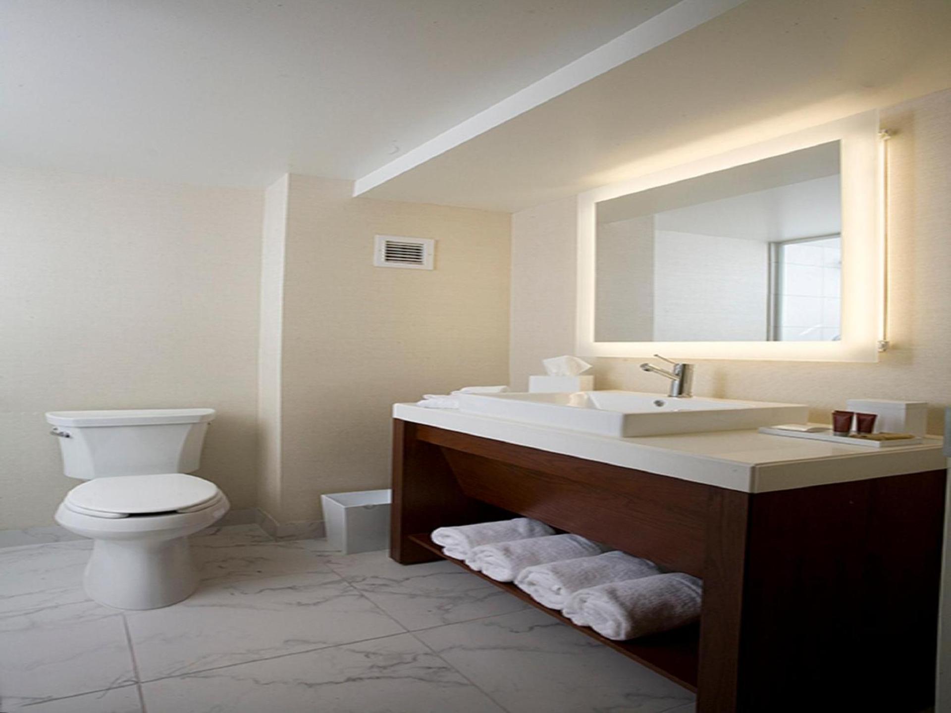 Bally's Evansville Casino & Hotel photo 19