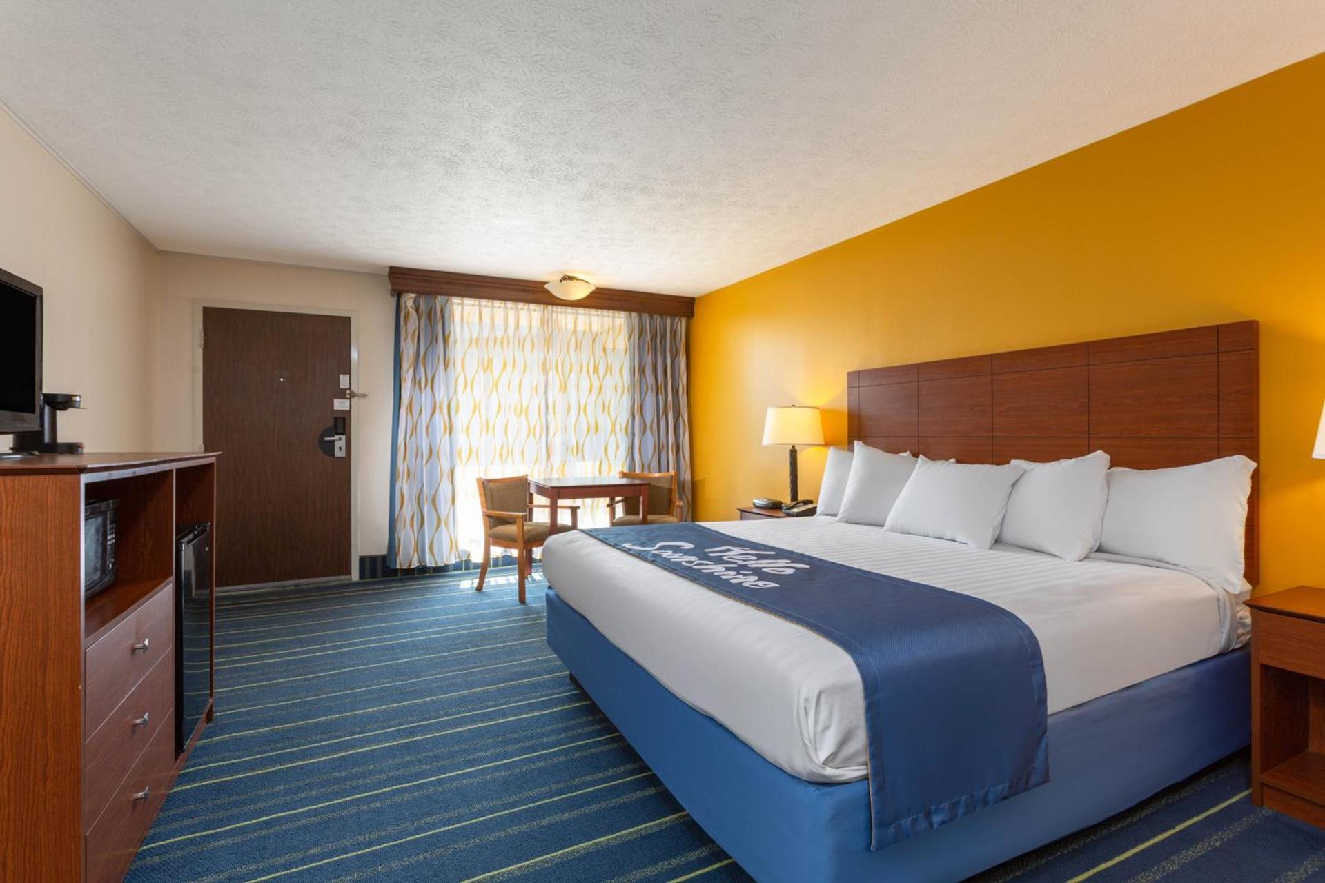 Days Inn by Wyndham Breezewood photo 25