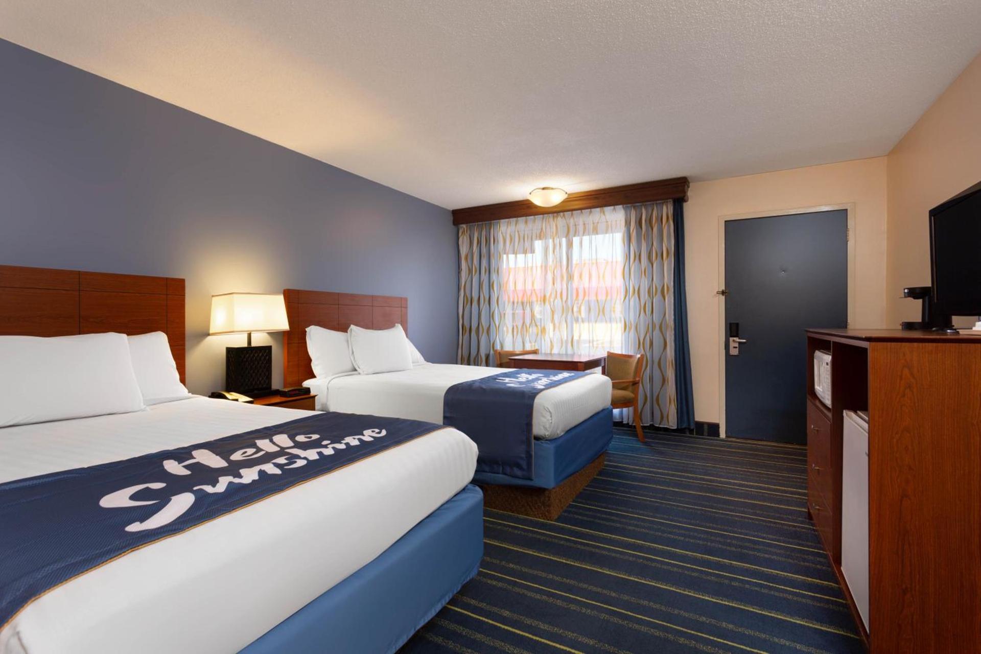 Days Inn by Wyndham Breezewood photo 26