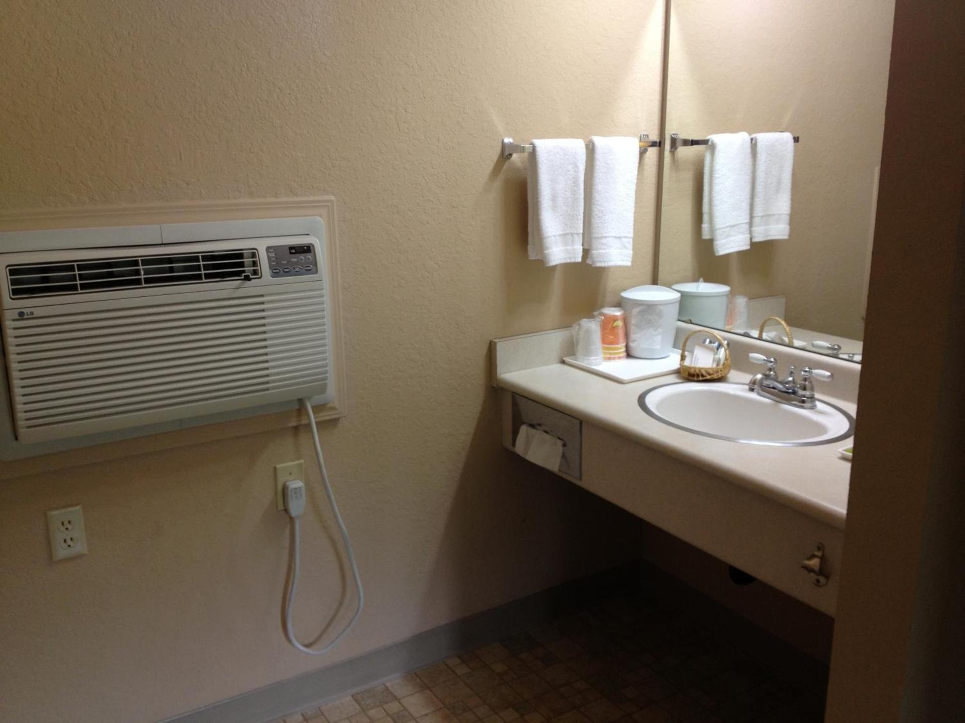 Wildwood Inn photo 18