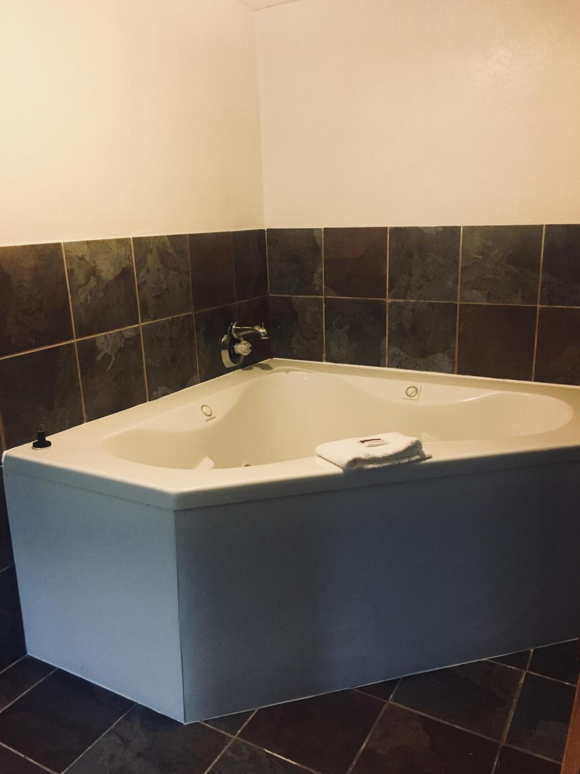 Days Inn by Wyndham Sherman photo 30