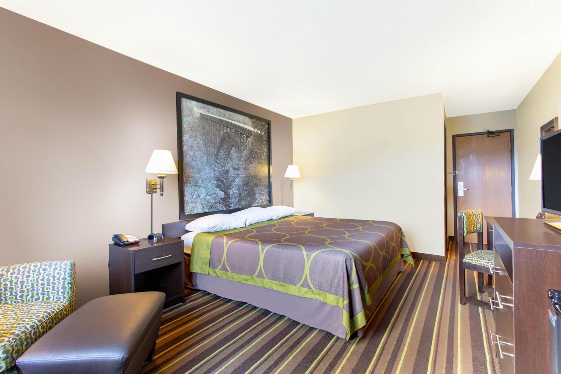 Super 8 by Wyndham Weston WV photo 31