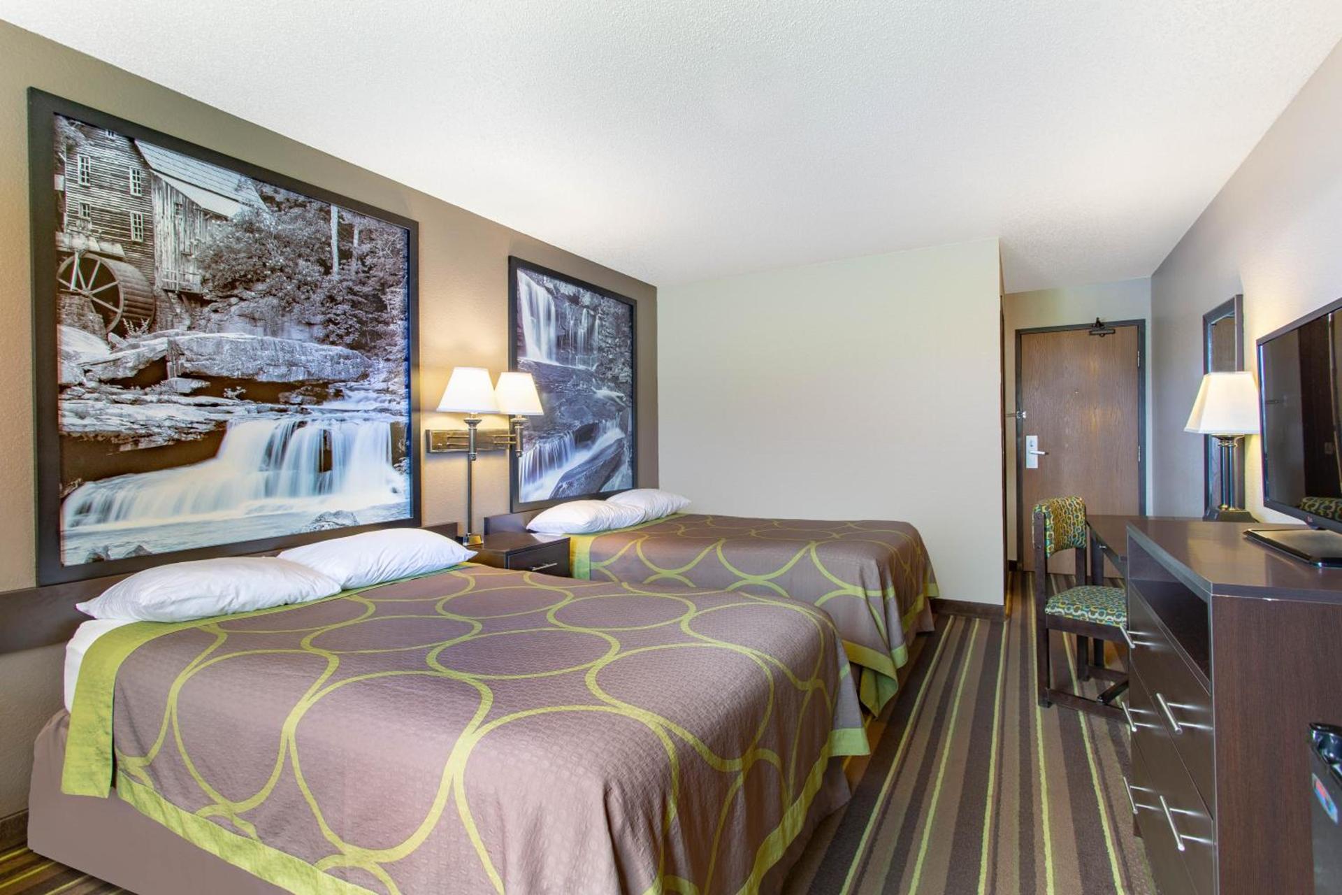 Super 8 by Wyndham Weston WV photo 4