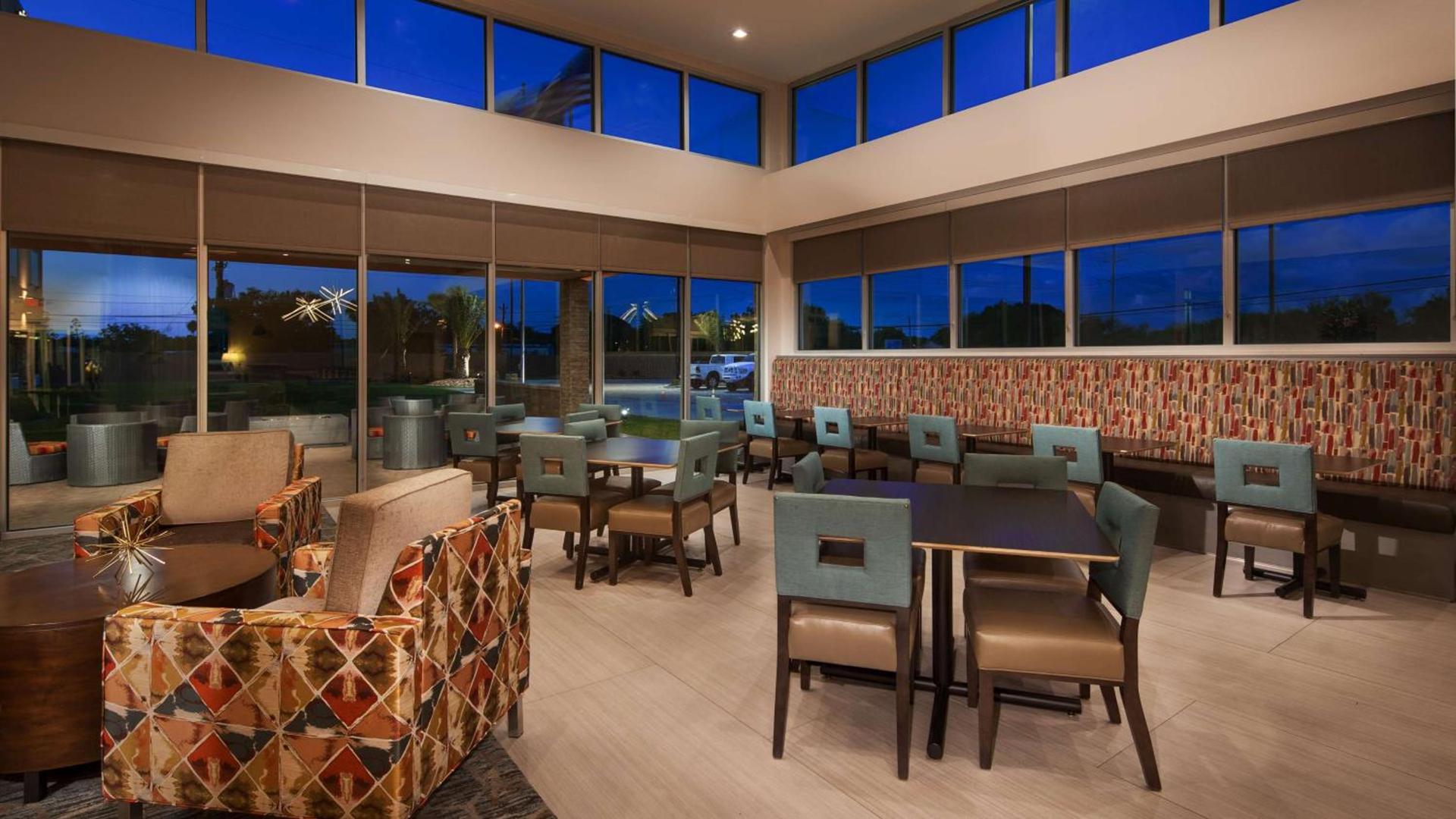 Hawthorn Extended Stay by Wyndham Corpus Christi I-37 NW photo 4