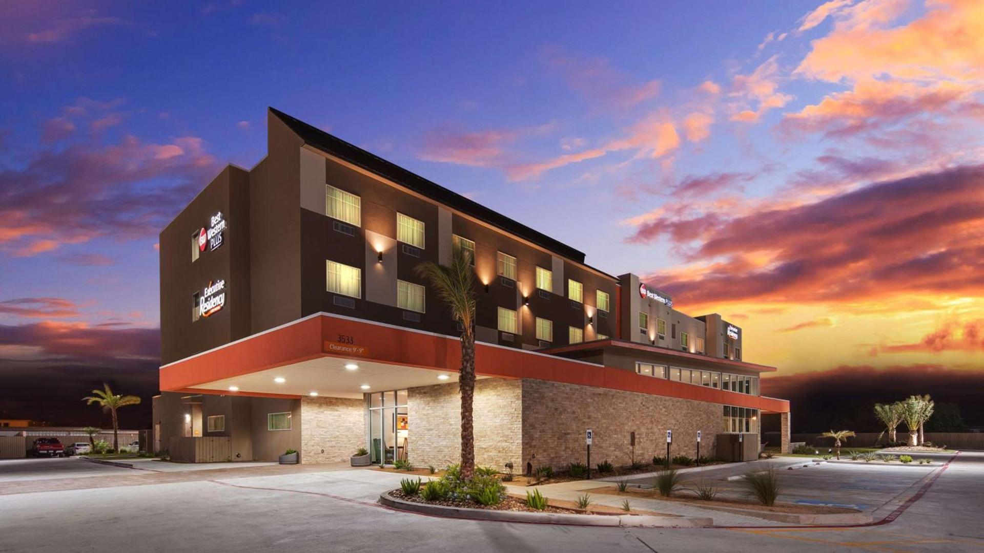 Hawthorn Extended Stay by Wyndham Corpus Christi I-37 NW photo 1