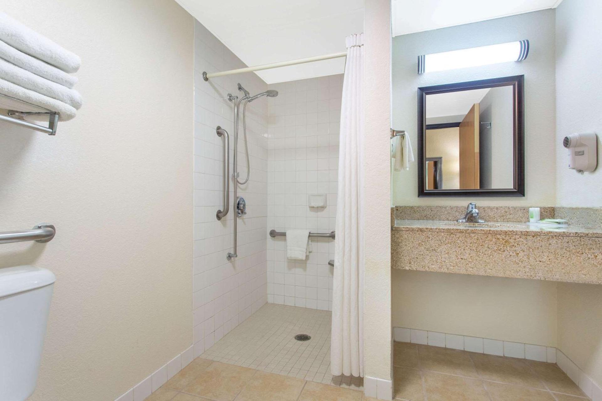 AmericInn by Wyndham West Bend photo 64