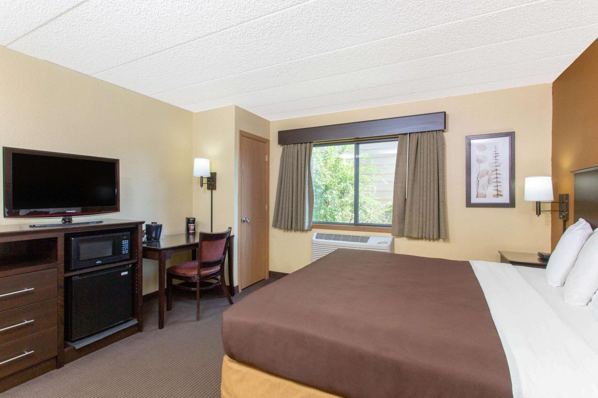 AmericInn by Wyndham West Bend photo 60