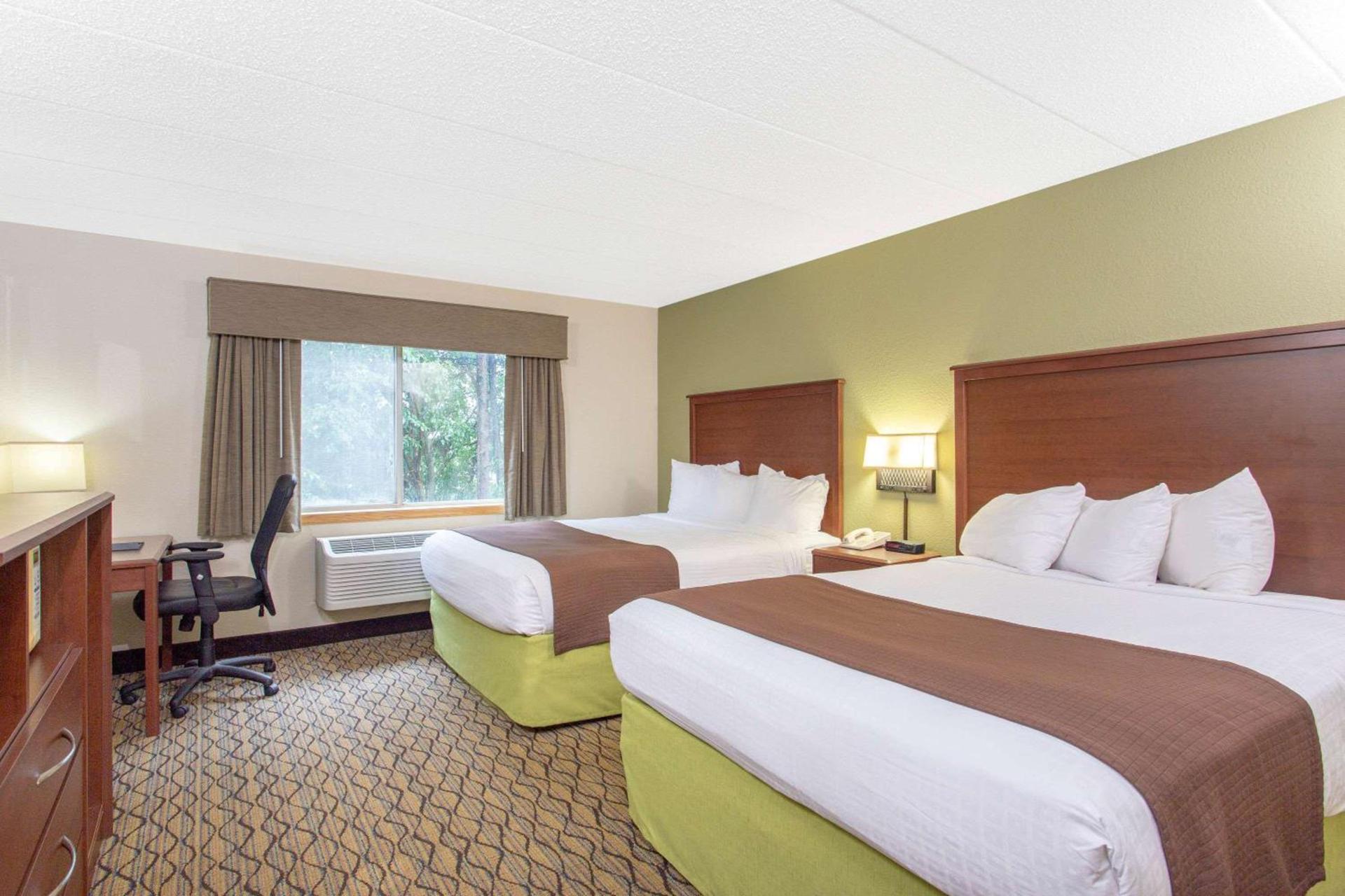 AmericInn by Wyndham Sheboygan photo 16