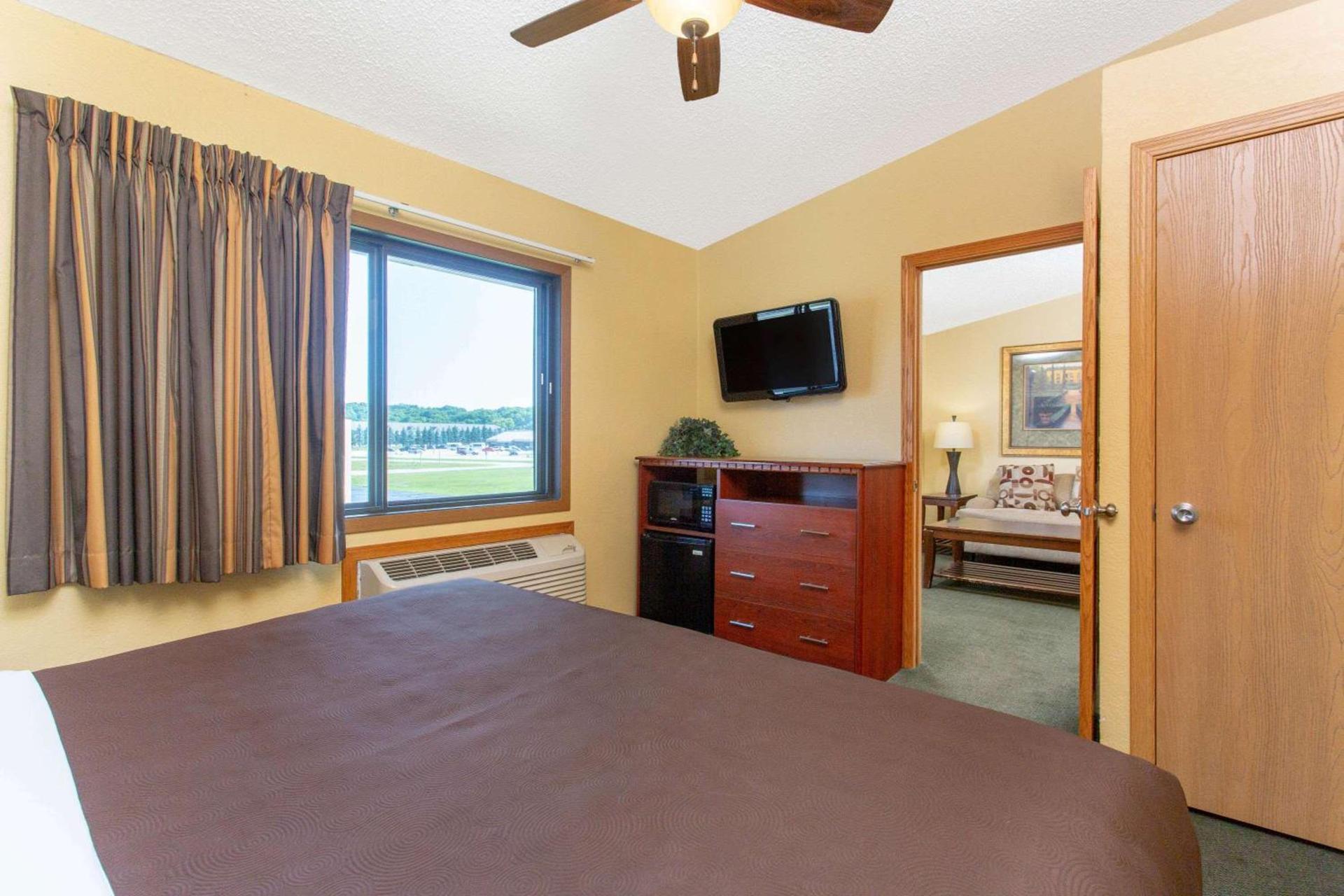AmericInn by Wyndham West Bend photo 57