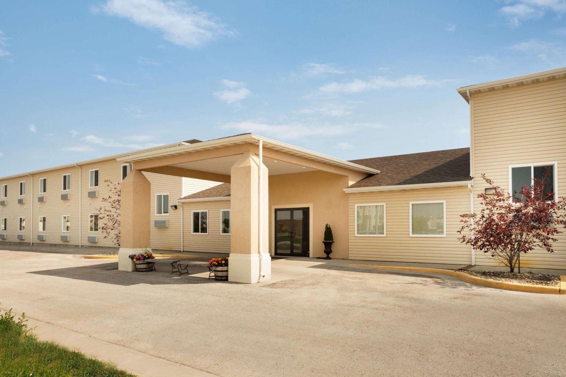 Travelodge by Wyndham Gillette photo 1