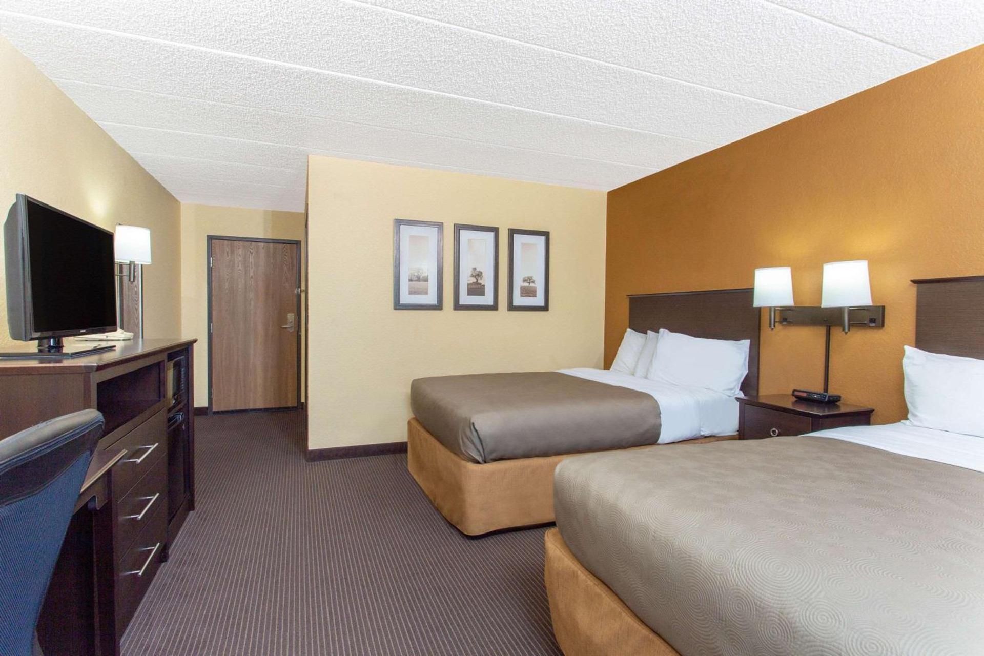 AmericInn by Wyndham West Bend photo 52