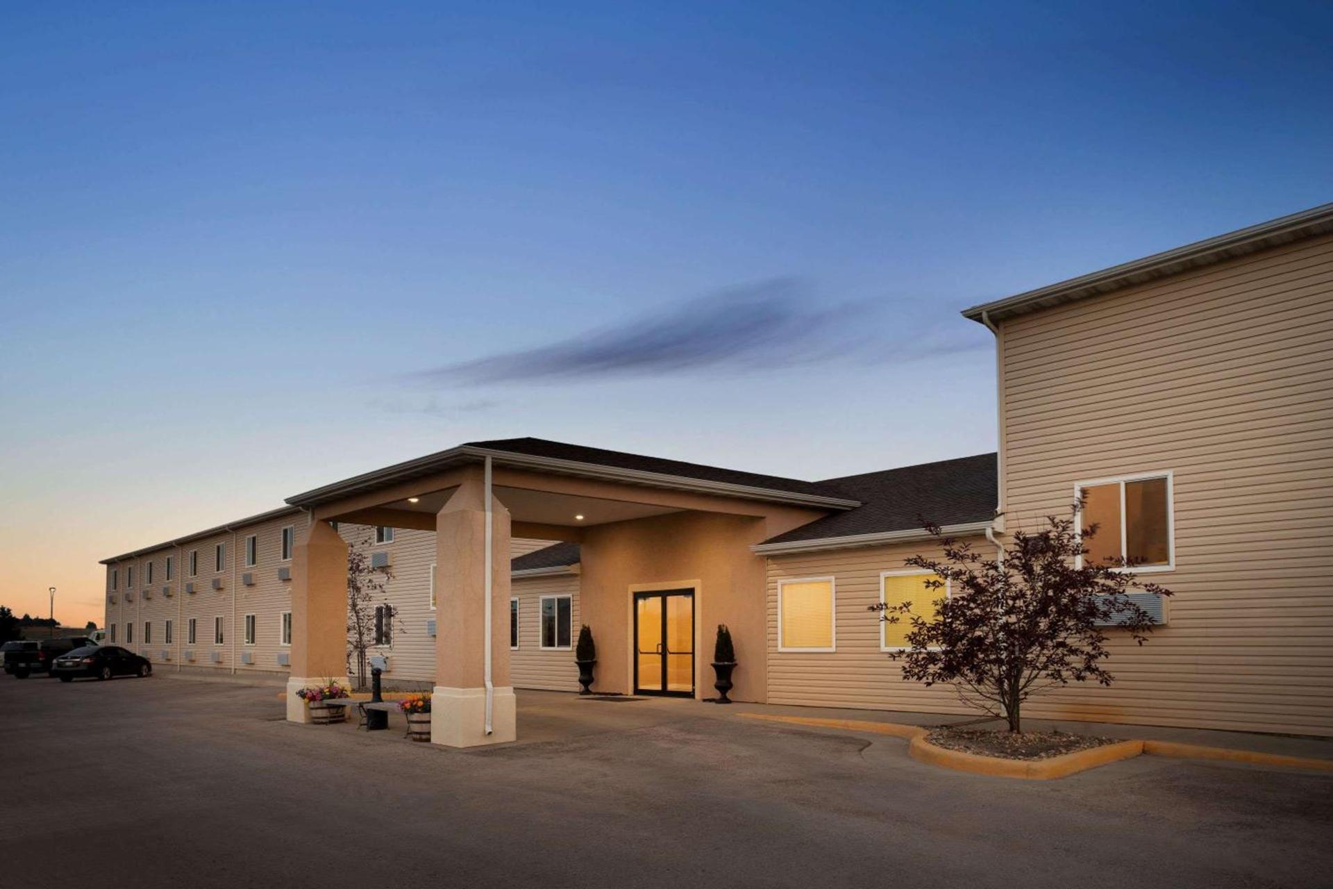 Travelodge by Wyndham Gillette photo 3