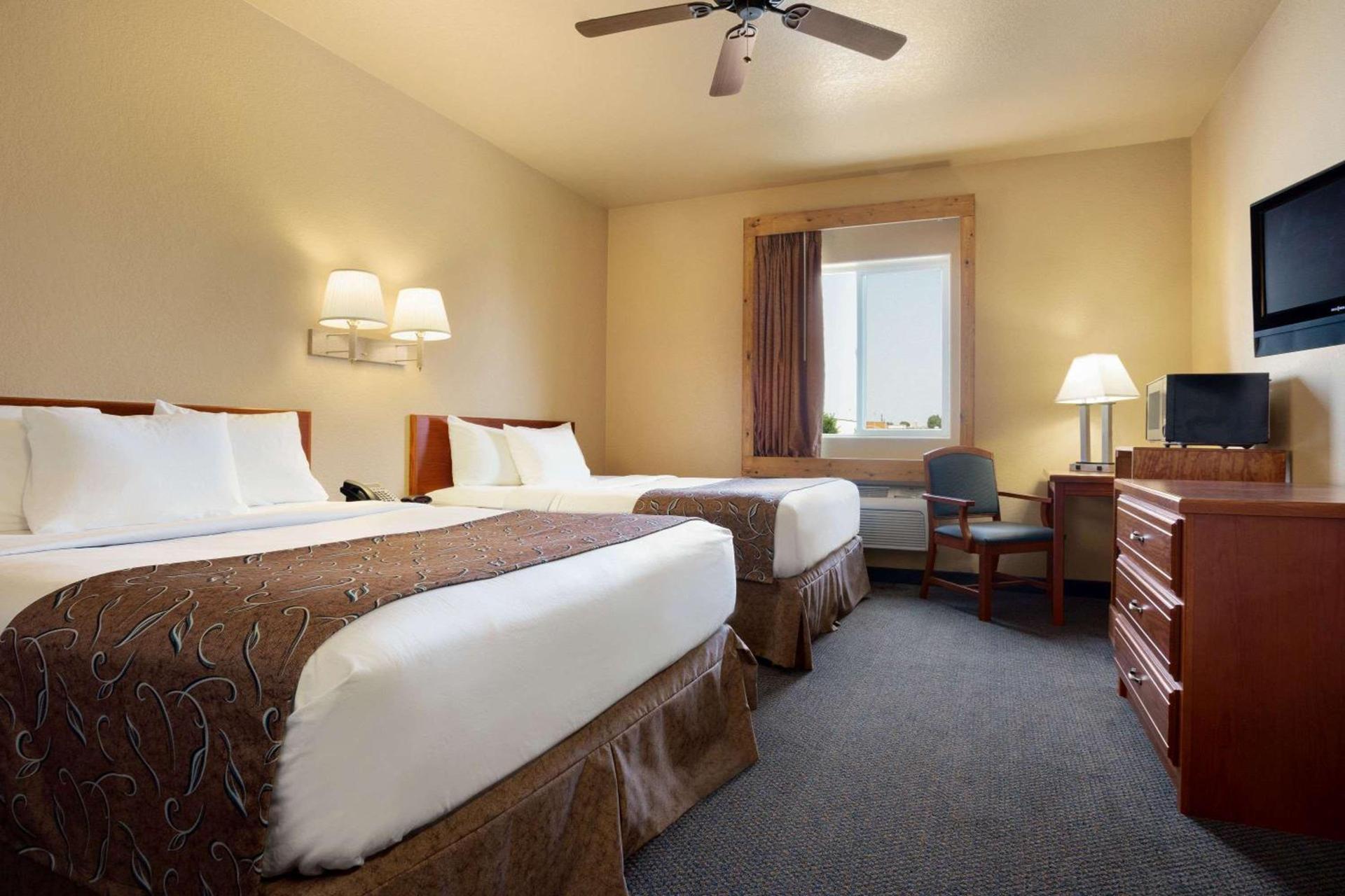 Travelodge by Wyndham Gillette photo 14