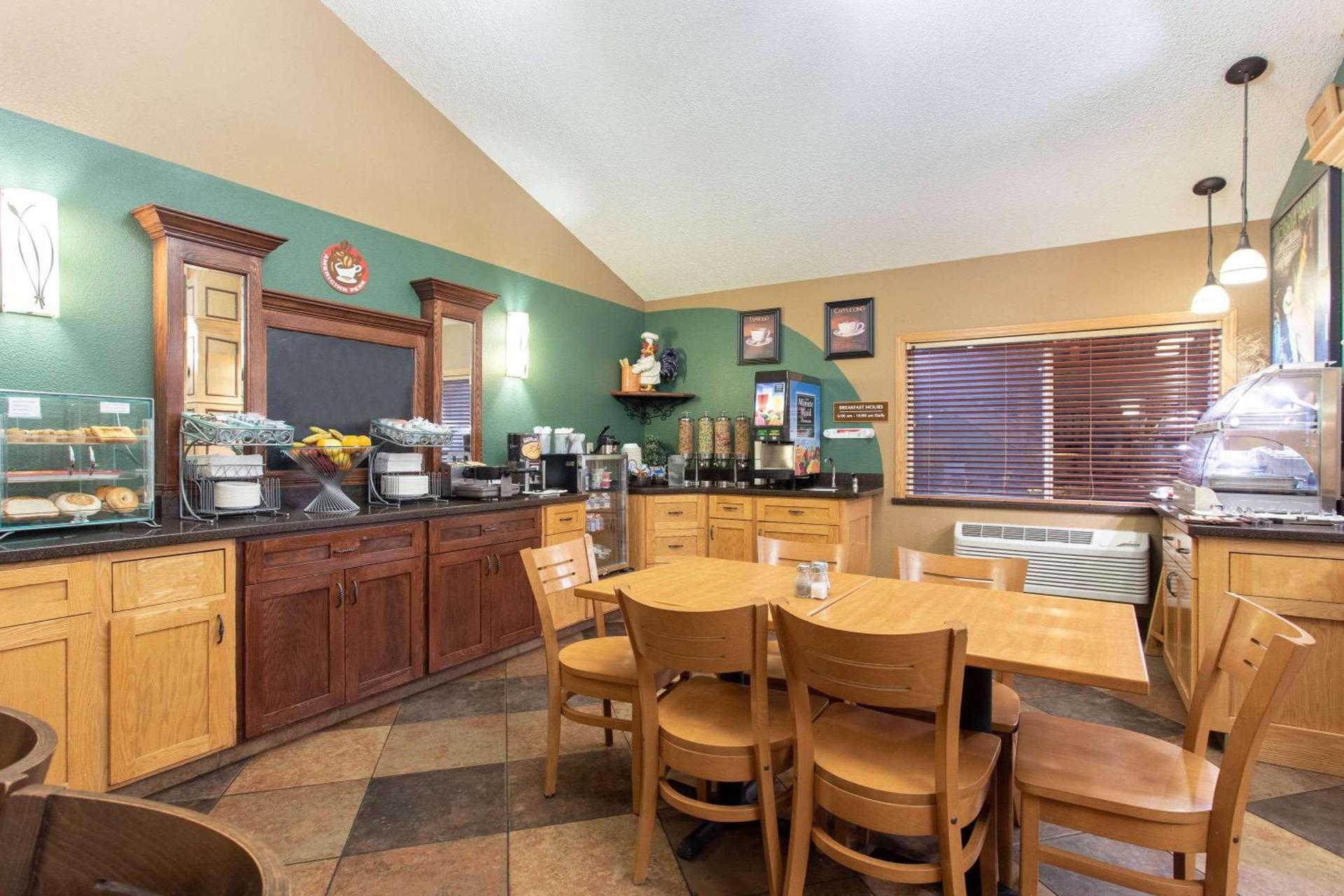 AmericInn by Wyndham Sheboygan photo 29