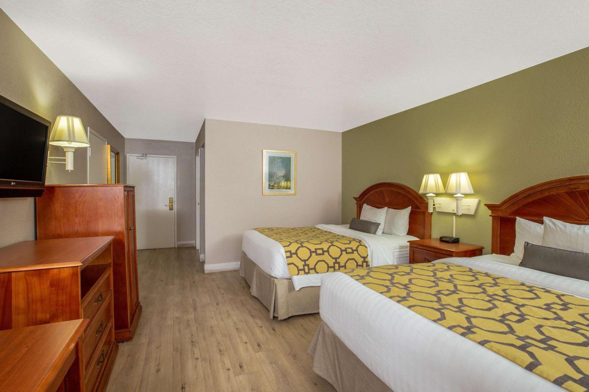 Baymont by Wyndham Tehachapi photo 6