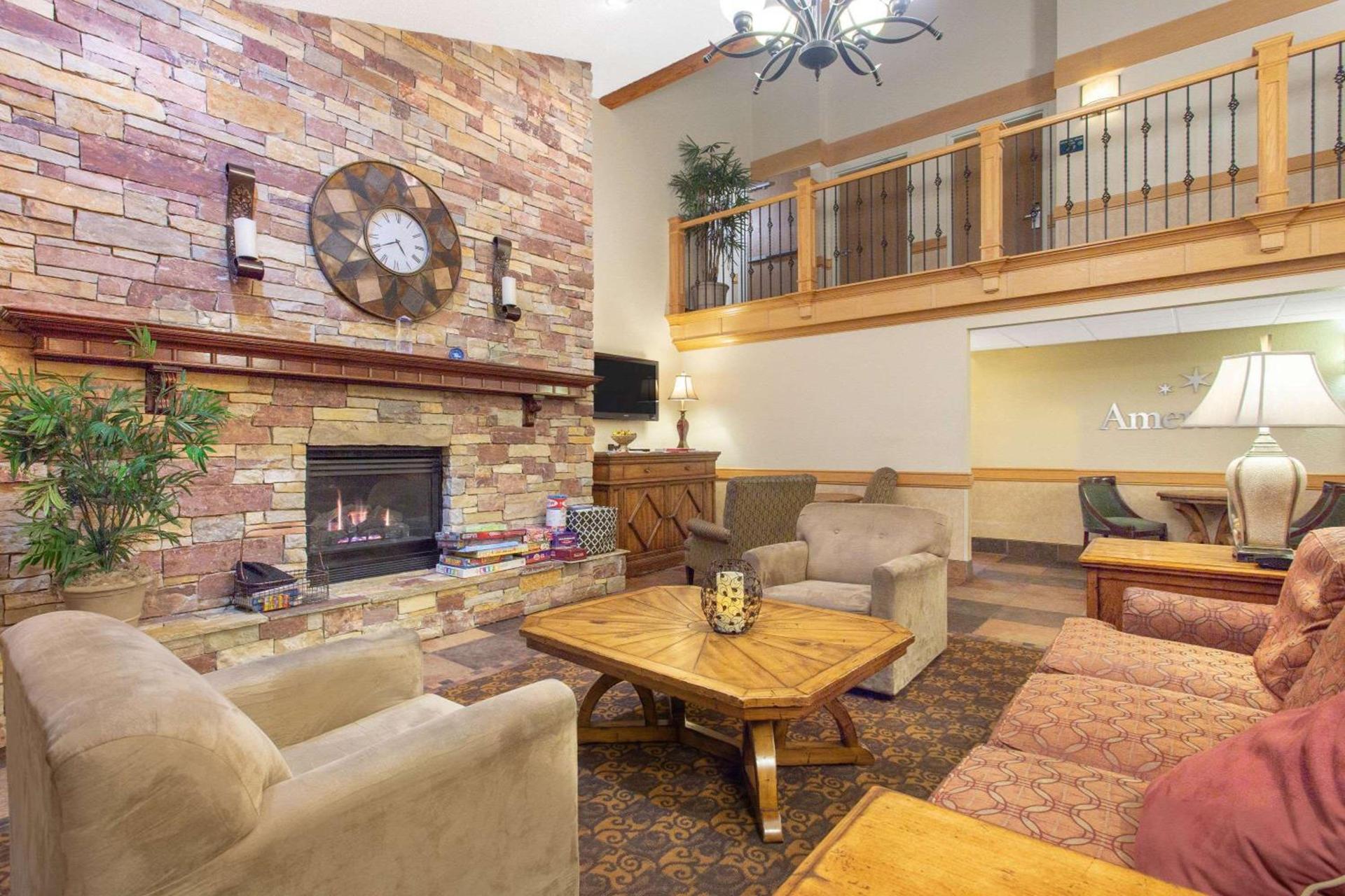 AmericInn by Wyndham Sheboygan photo 11