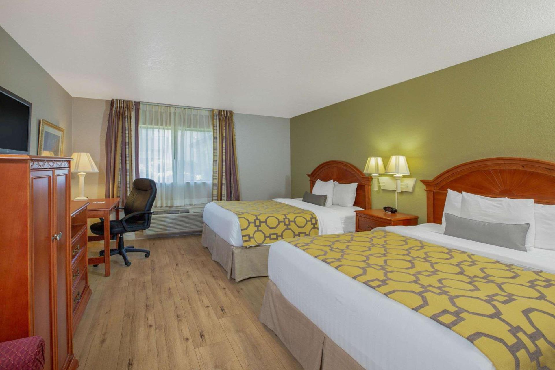 Baymont by Wyndham Tehachapi photo 5