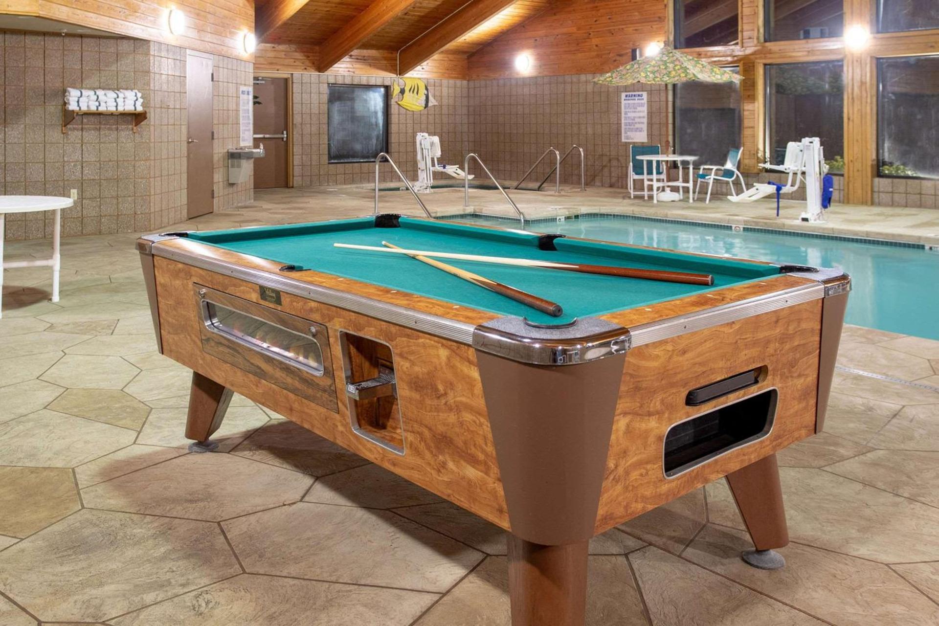 AmericInn by Wyndham Sheboygan photo 8