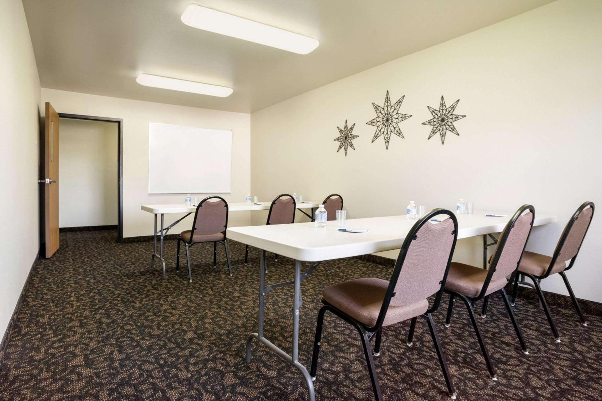 Travelodge by Wyndham Bill WY Thunder Basin Ntl Grassland photo 15
