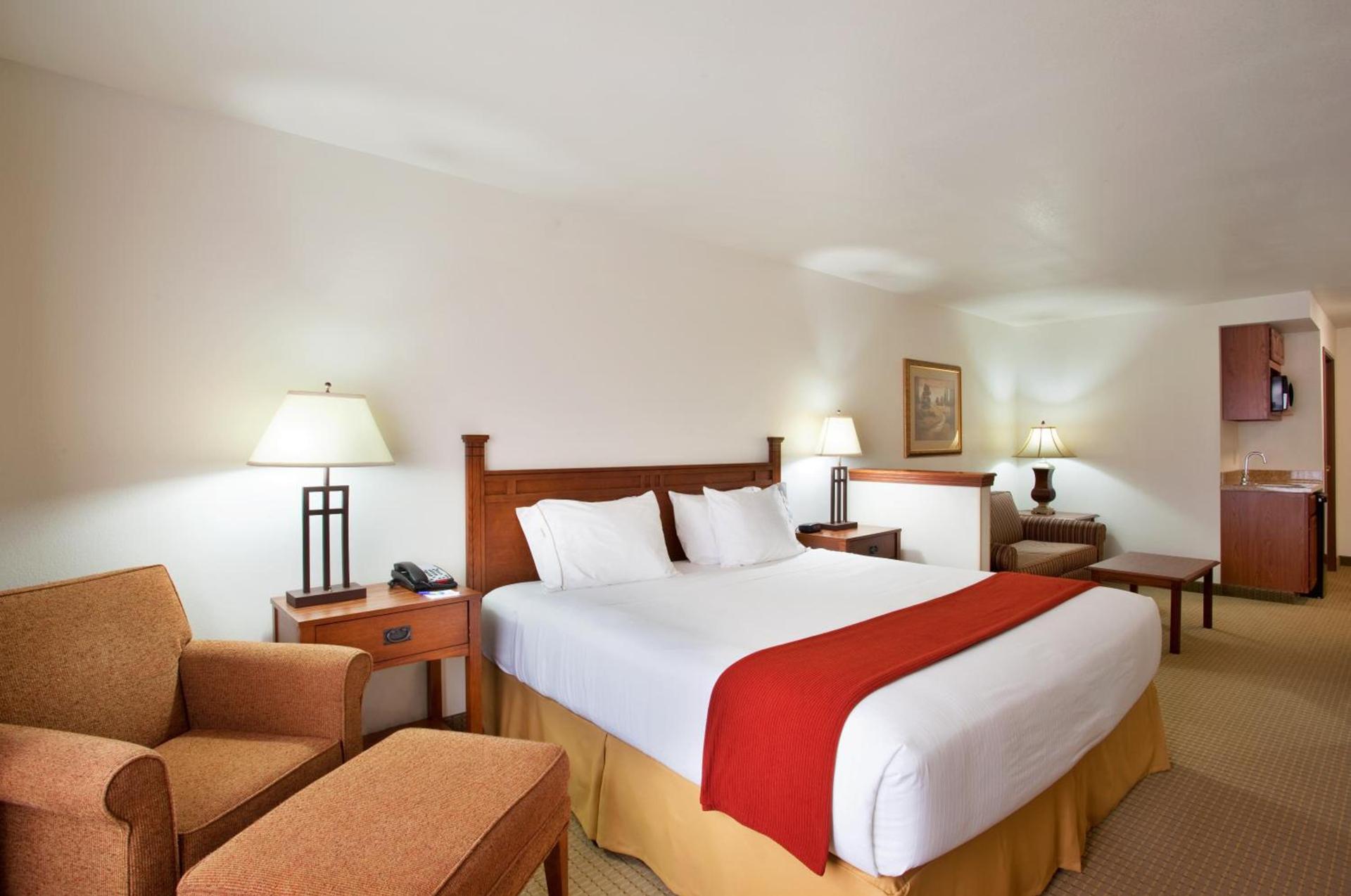 Holiday Inn Express Hotel & Suites Mattoon by IHG photo 5