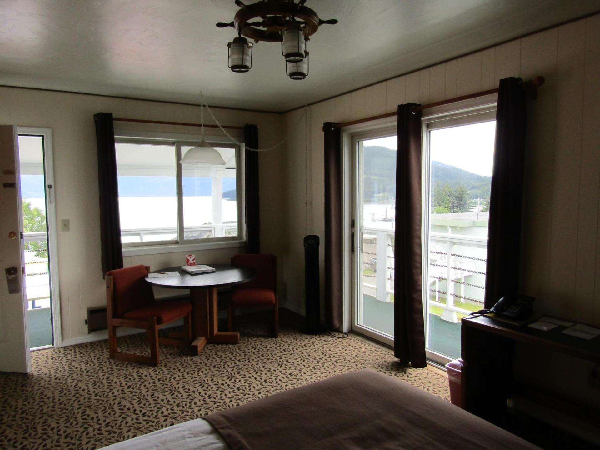 Captain's Choice Motel photo 21