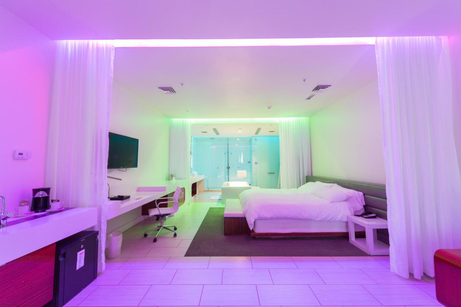 Heat Hotel photo 13