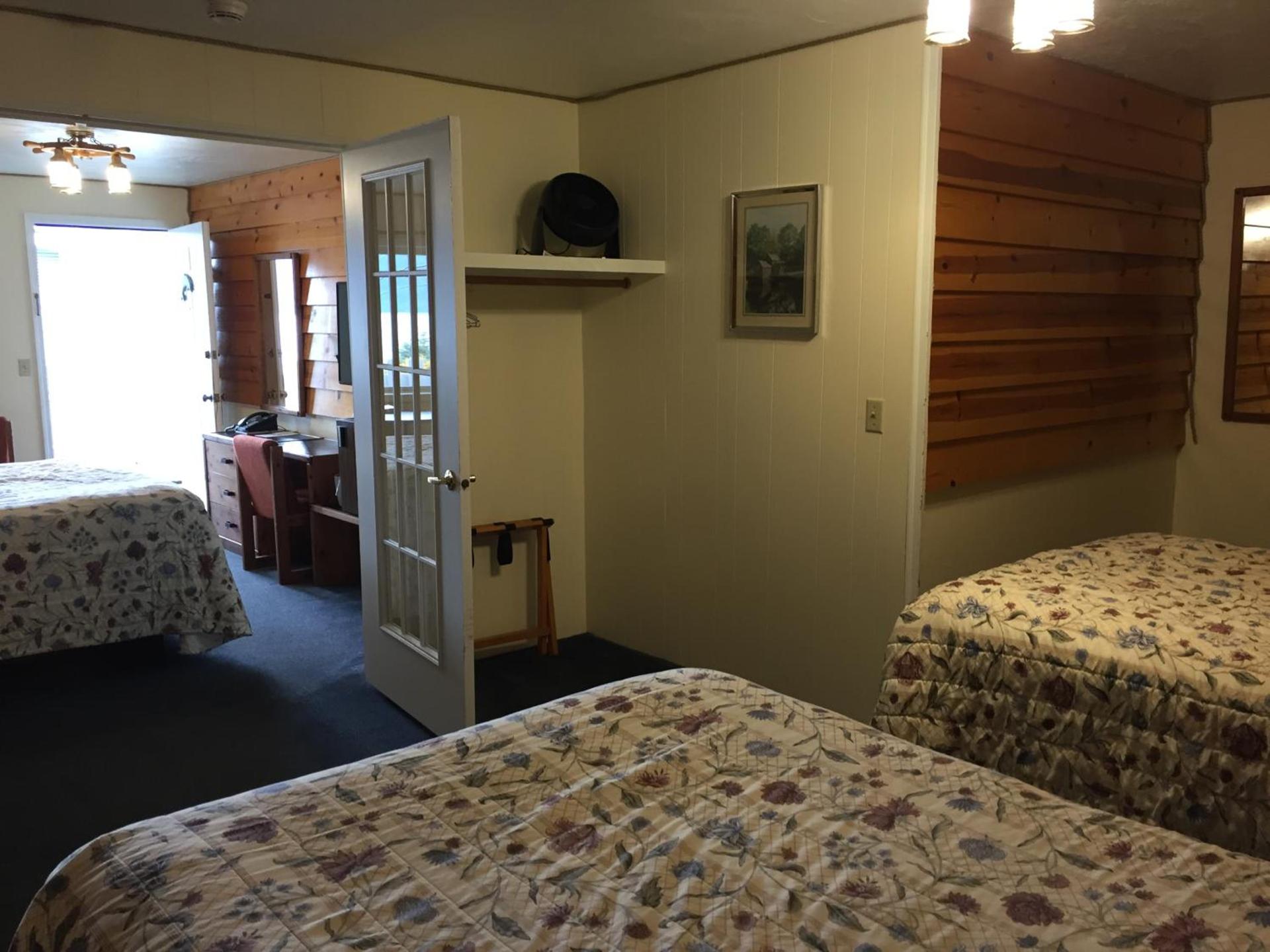Captain's Choice Motel photo 20