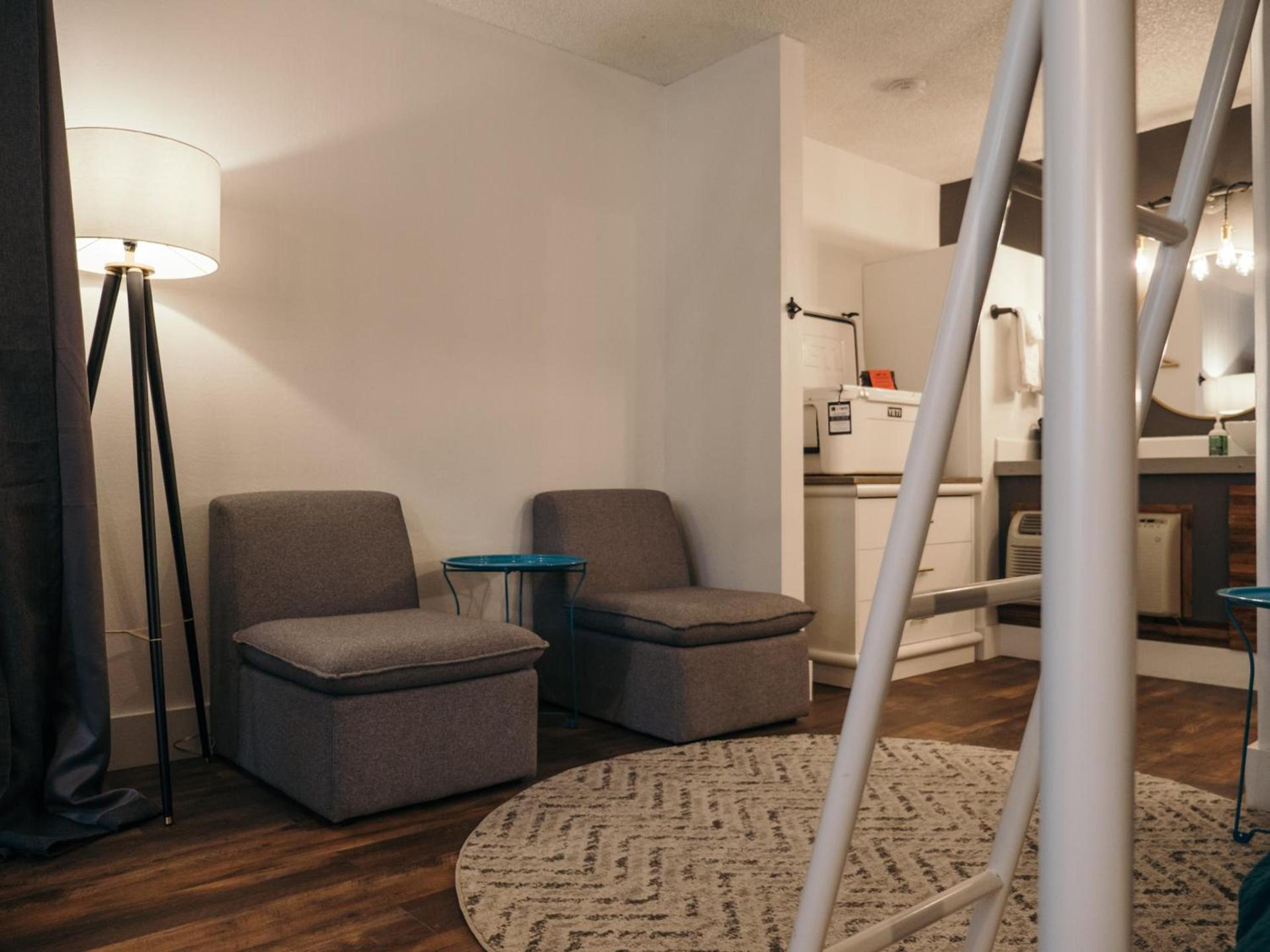 LOGE Bend photo 66