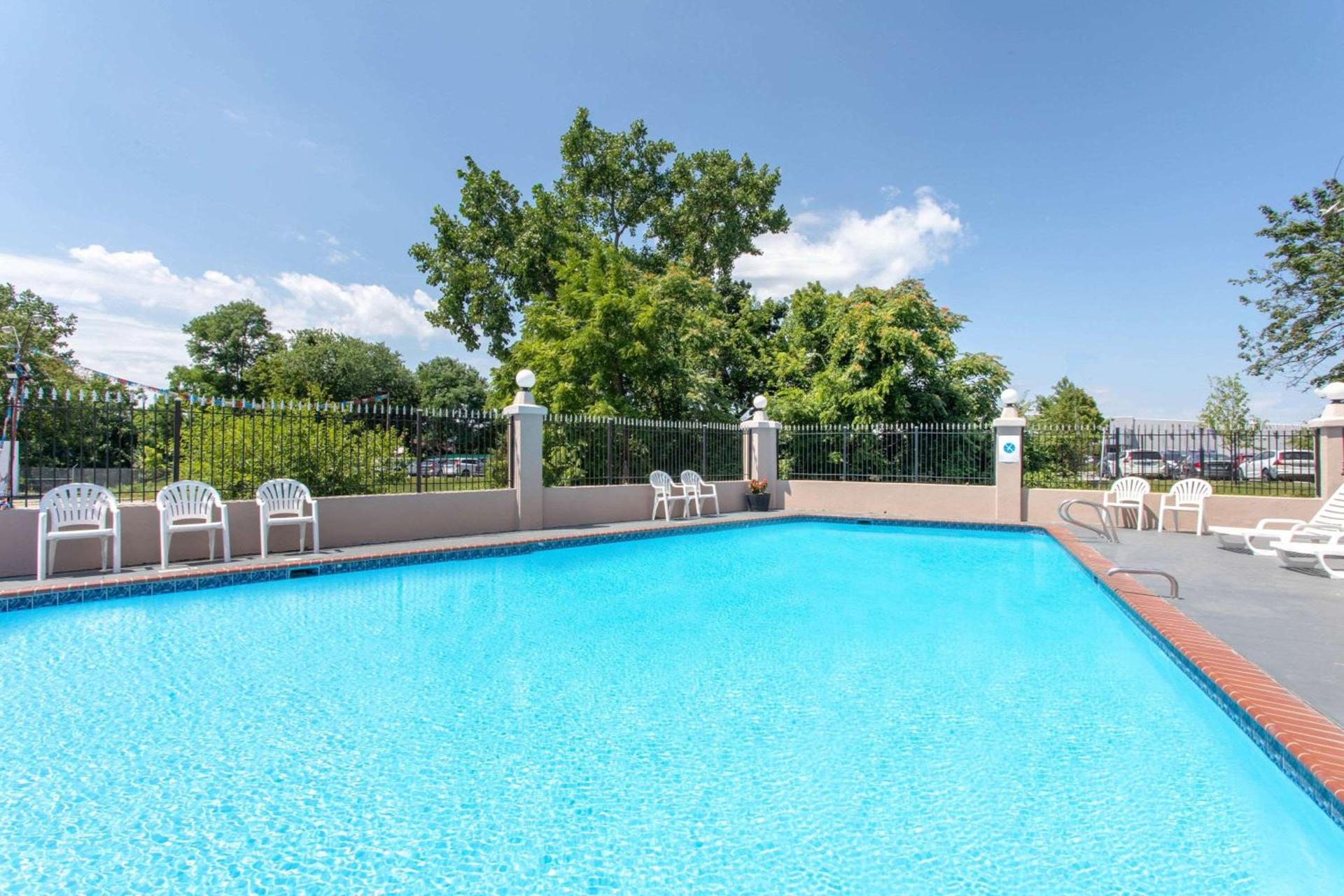 Ramada Limited Cockeysville photo 18