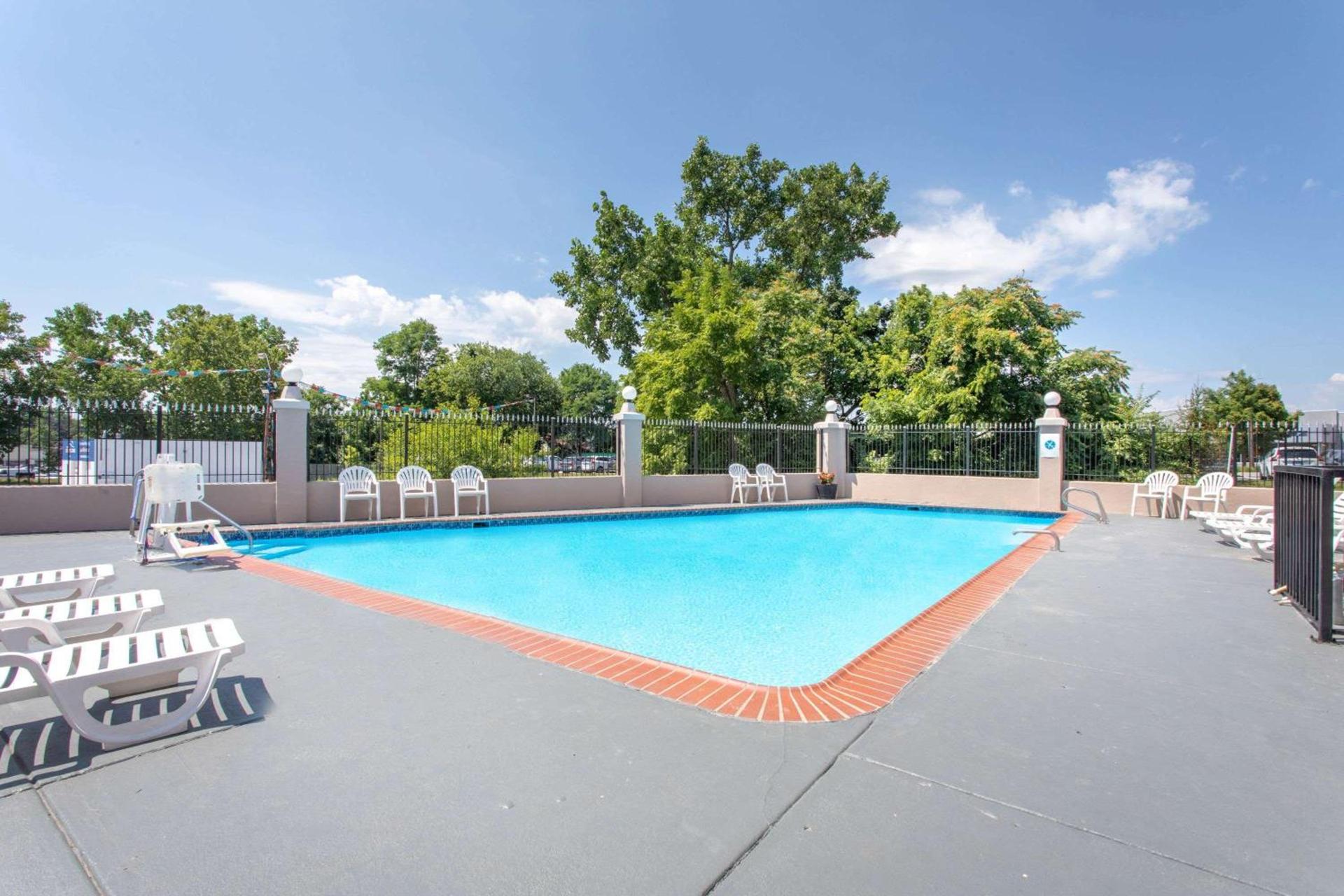 Ramada Limited Cockeysville photo 10