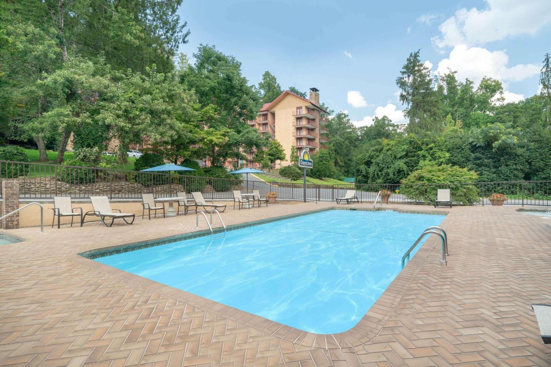 Gatlinburg River Inn photo 23