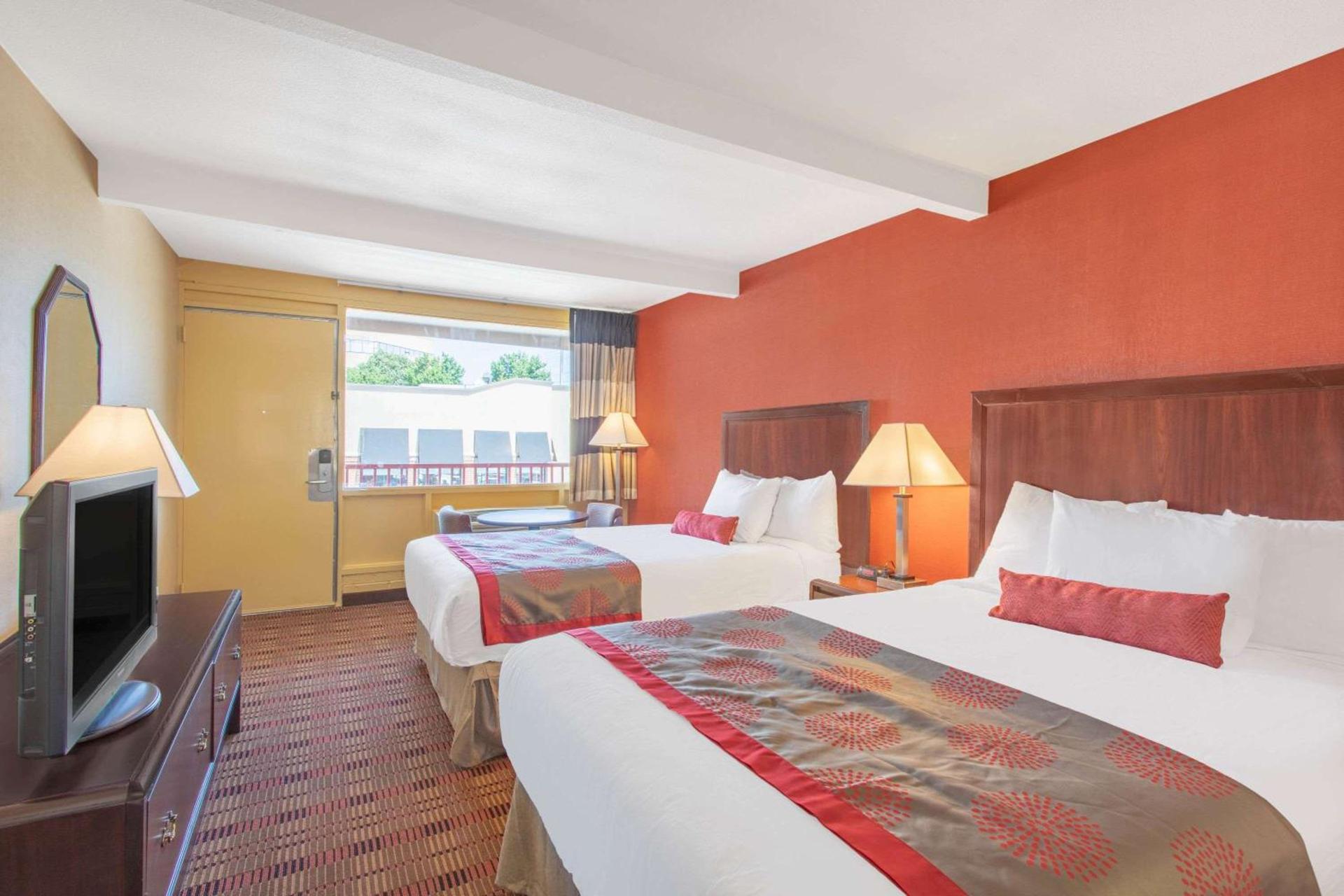 Ramada Limited Cockeysville photo 8