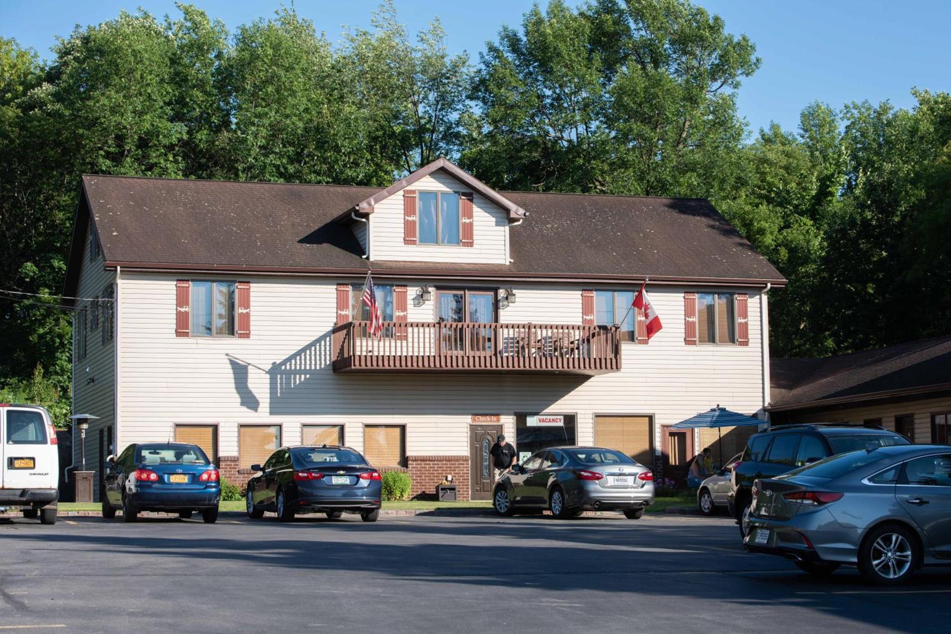 Blue Spruce Motel photo 21