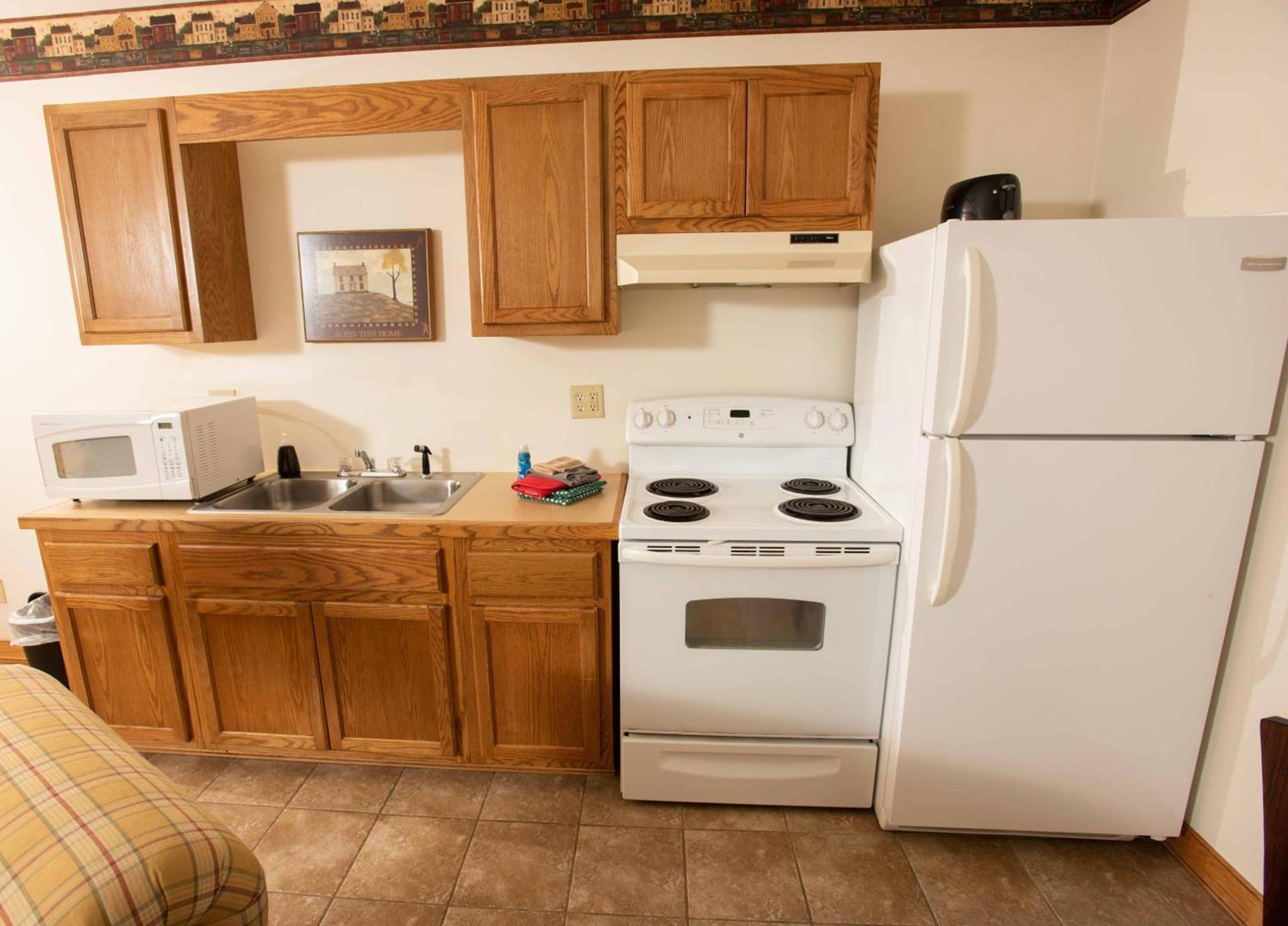 Blue Spruce Motel photo 33
