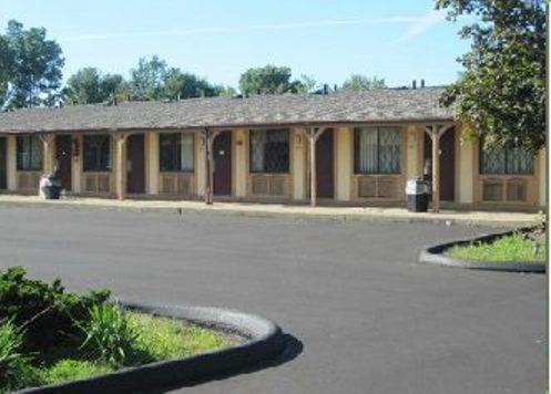 Kensington Inn - Howell — hotel in Howell
