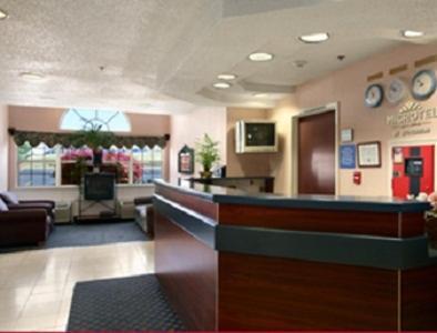 Microtel Inn & Suites by Wyndham Tulsa - Catoosa Route 66 photo 29
