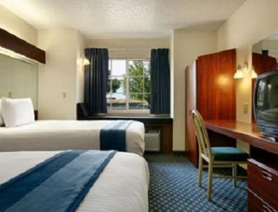 Microtel Inn & Suites by Wyndham Tulsa - Catoosa Route 66 photo 30