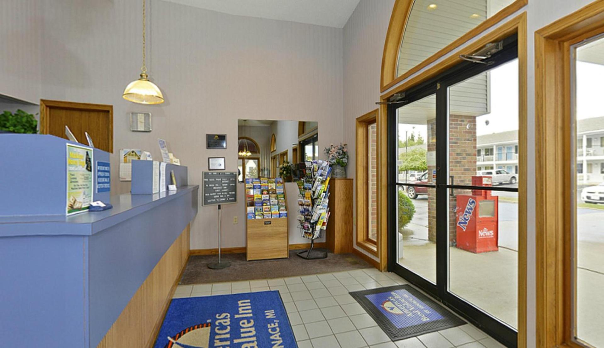 Americas Best Value Inn Saint Ignace photo 17