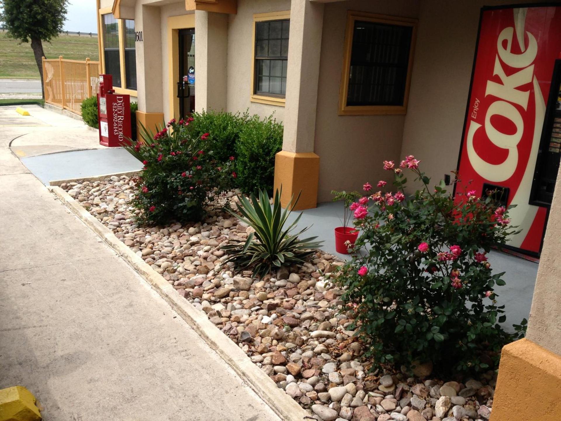 Howard Johnson by Wyndham San Marcos photo 44