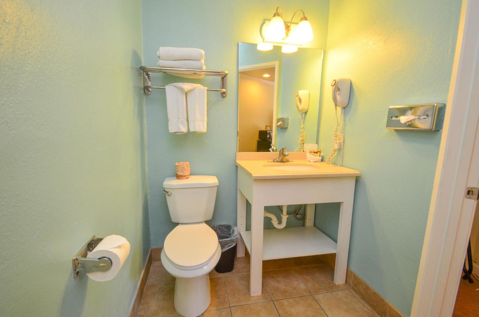 Bay Front Inn photo 31