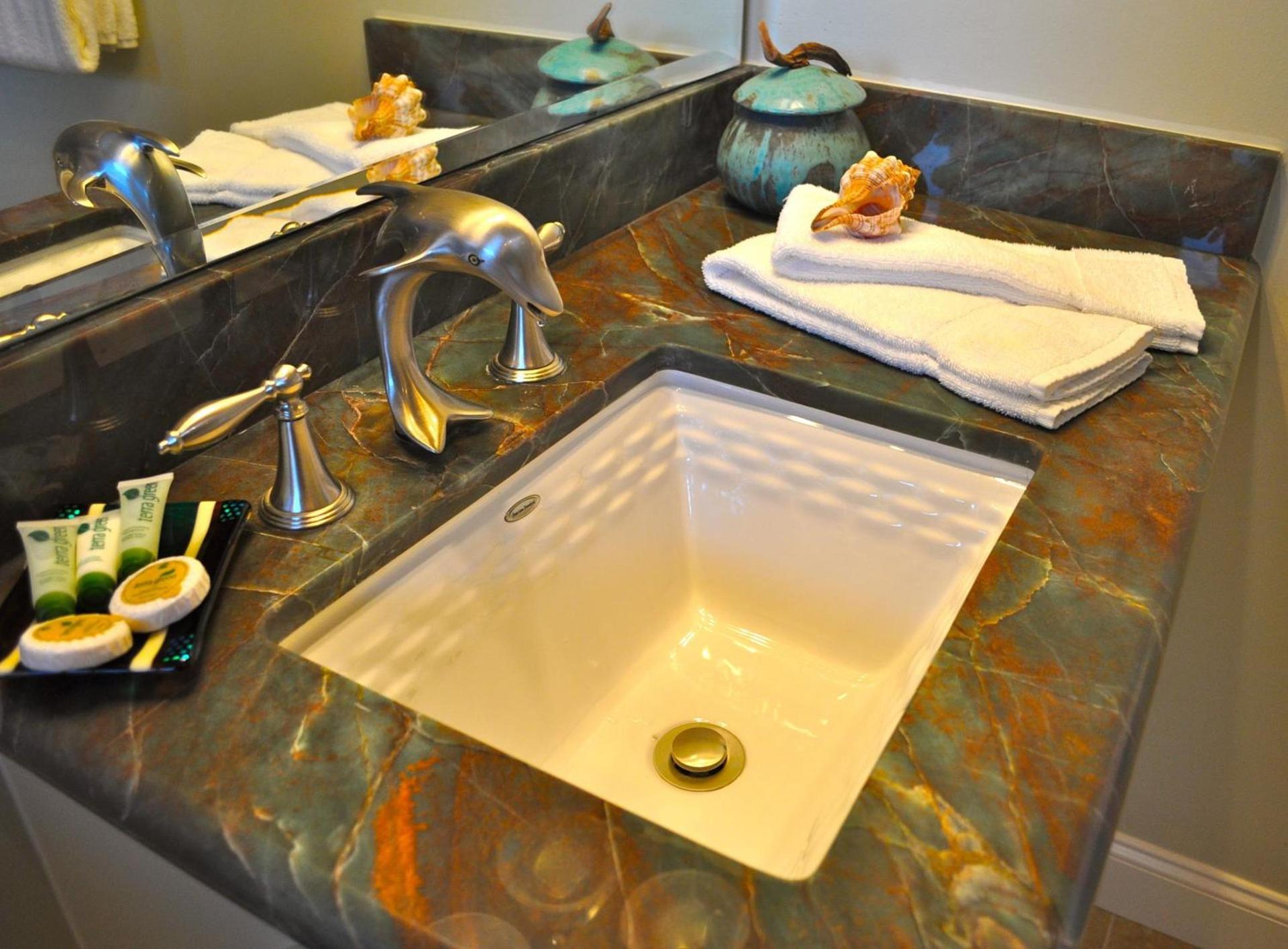 Ocean Palms Beach Resort photo 32