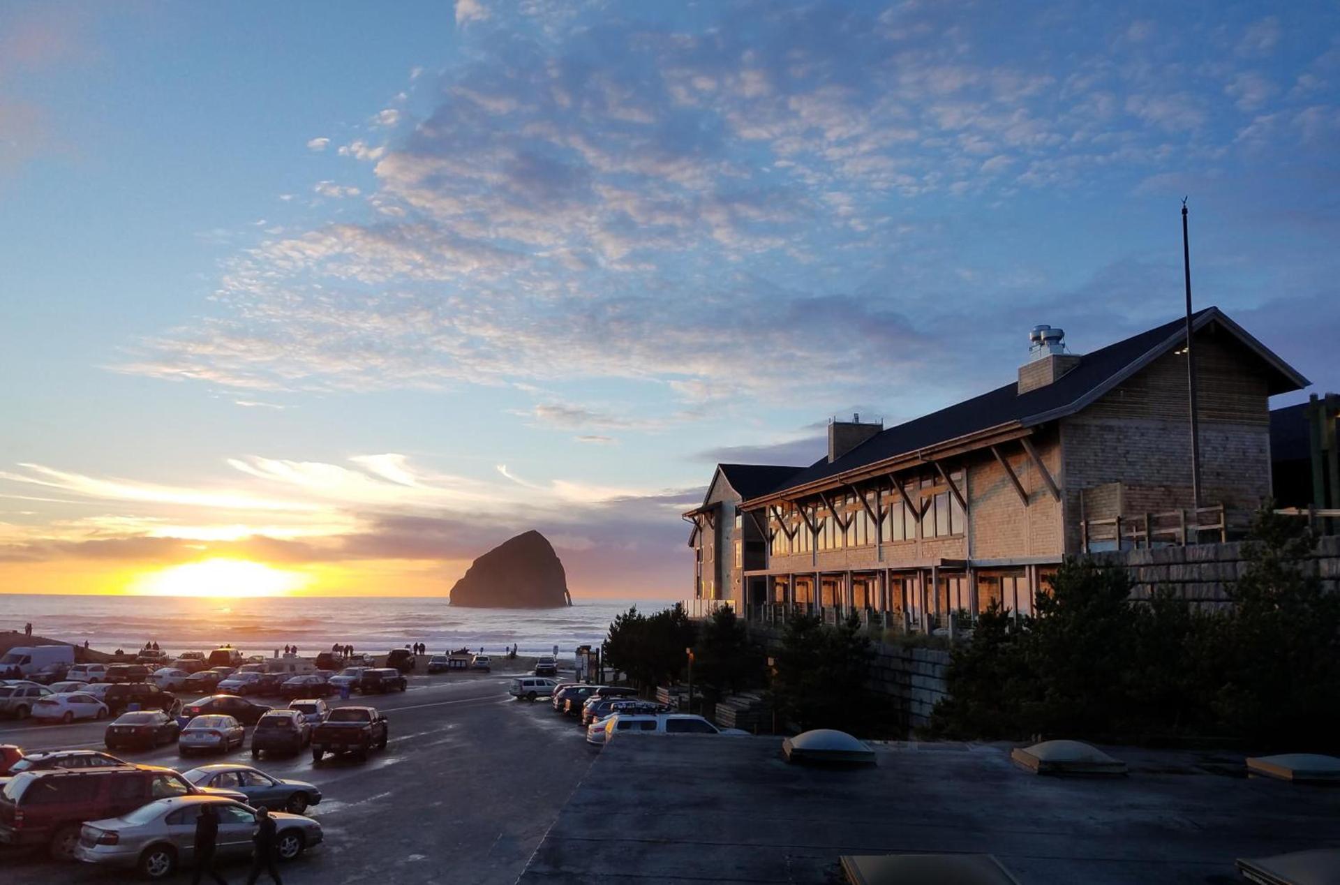 Headlands Coastal Lodge & Spa — hotel in Pacific City