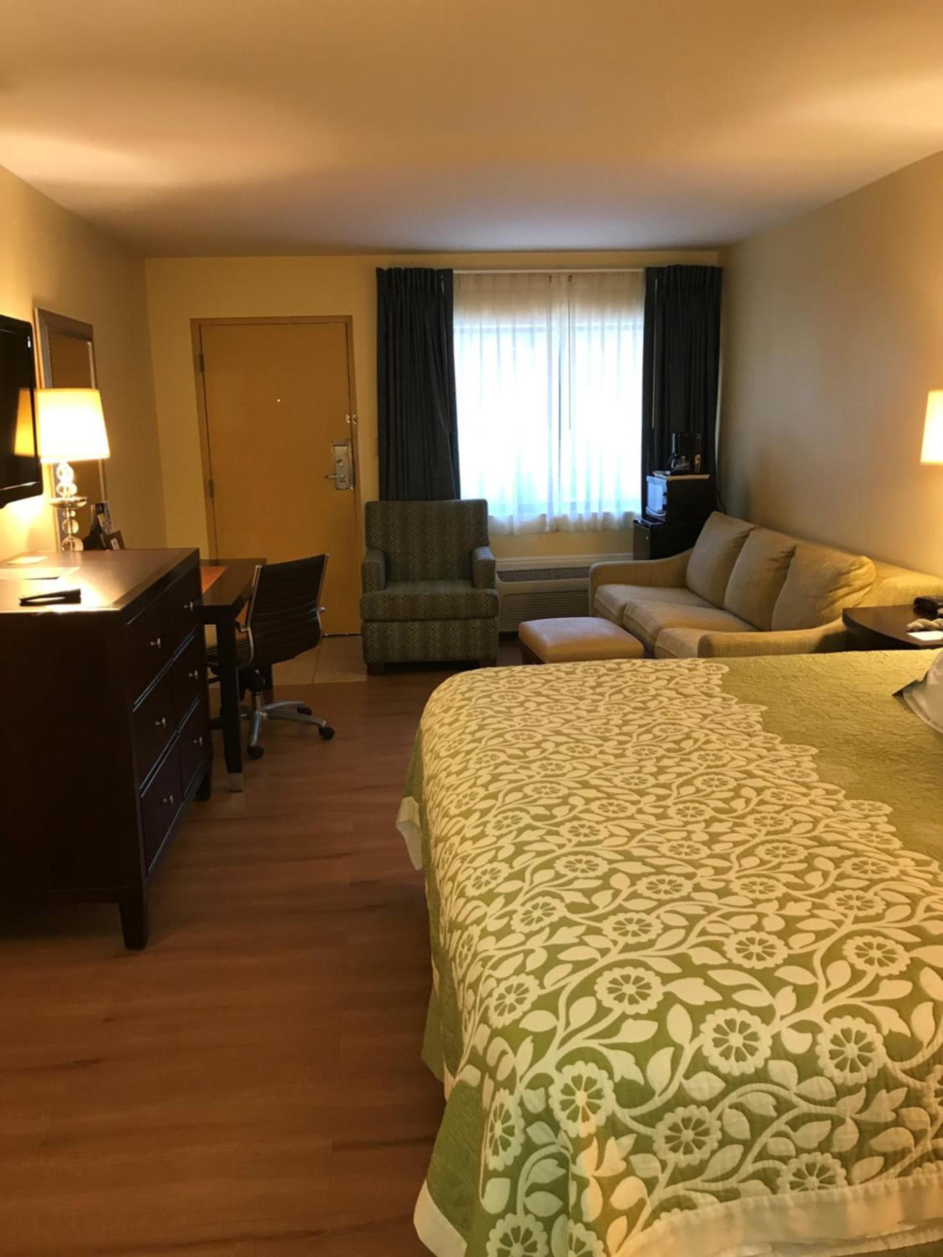 Days Inn by Wyndham N Orlando/Casselberry photo 38