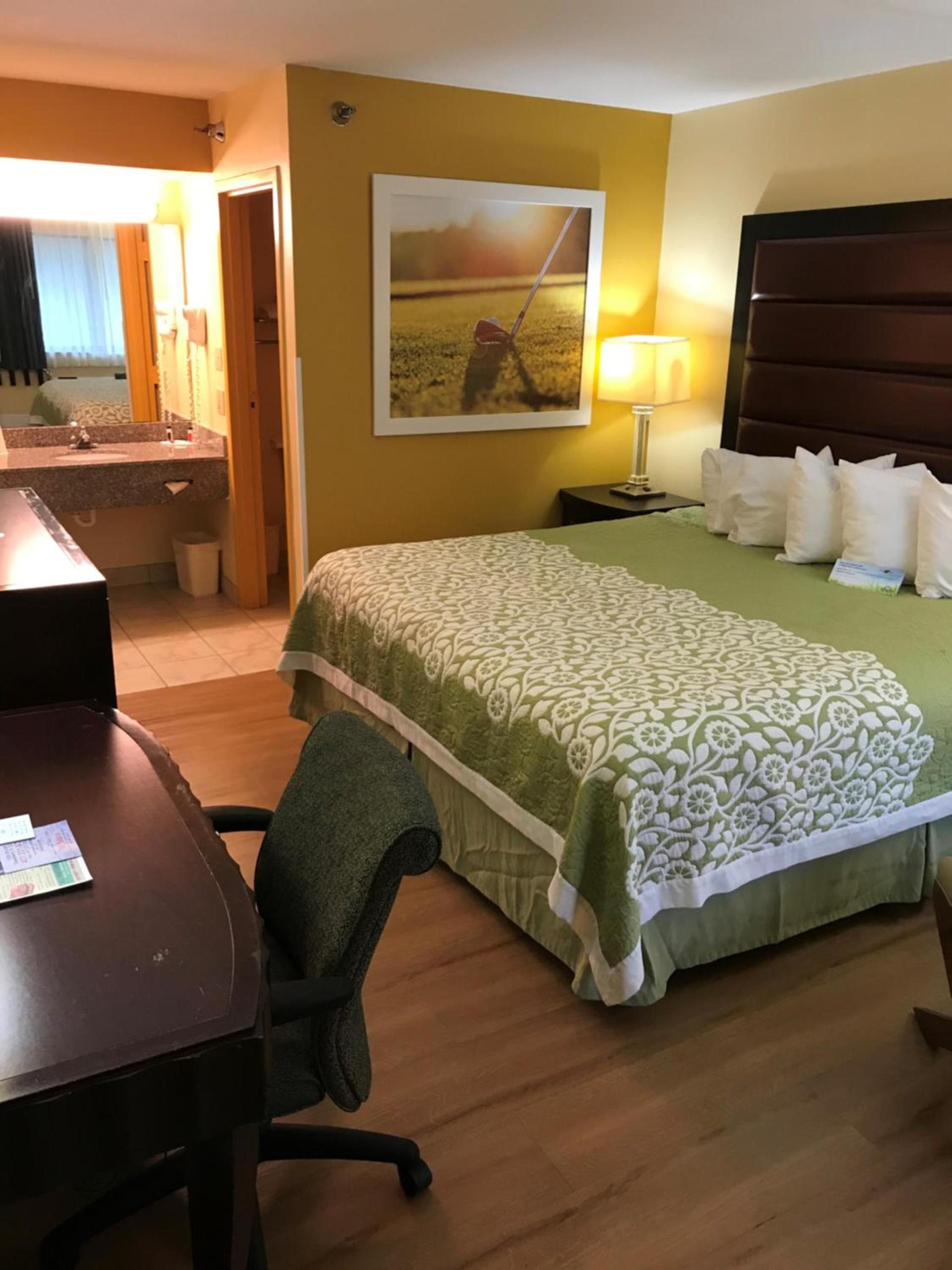 Days Inn by Wyndham N Orlando/Casselberry photo 32