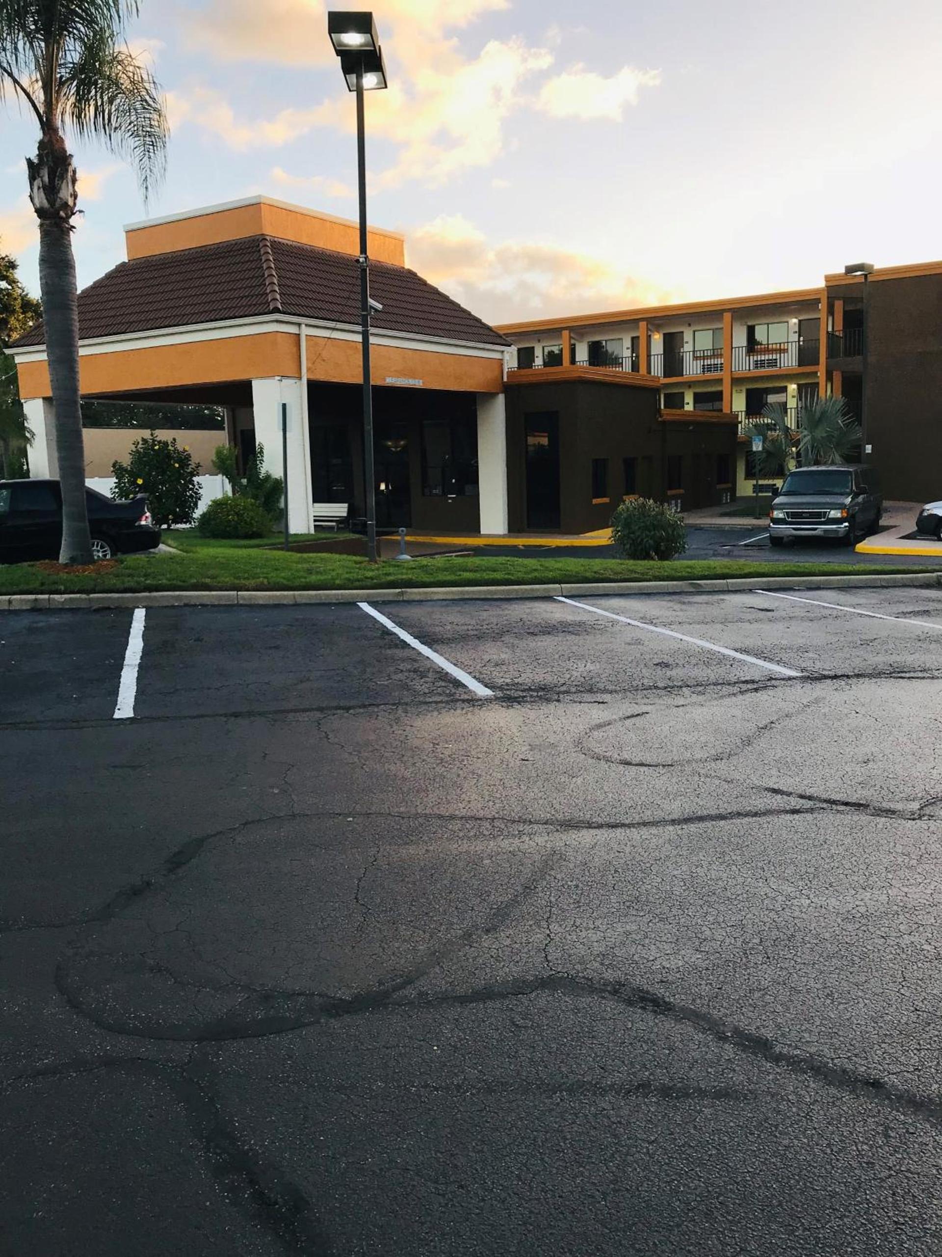 Days Inn by Wyndham N Orlando/Casselberry photo 27