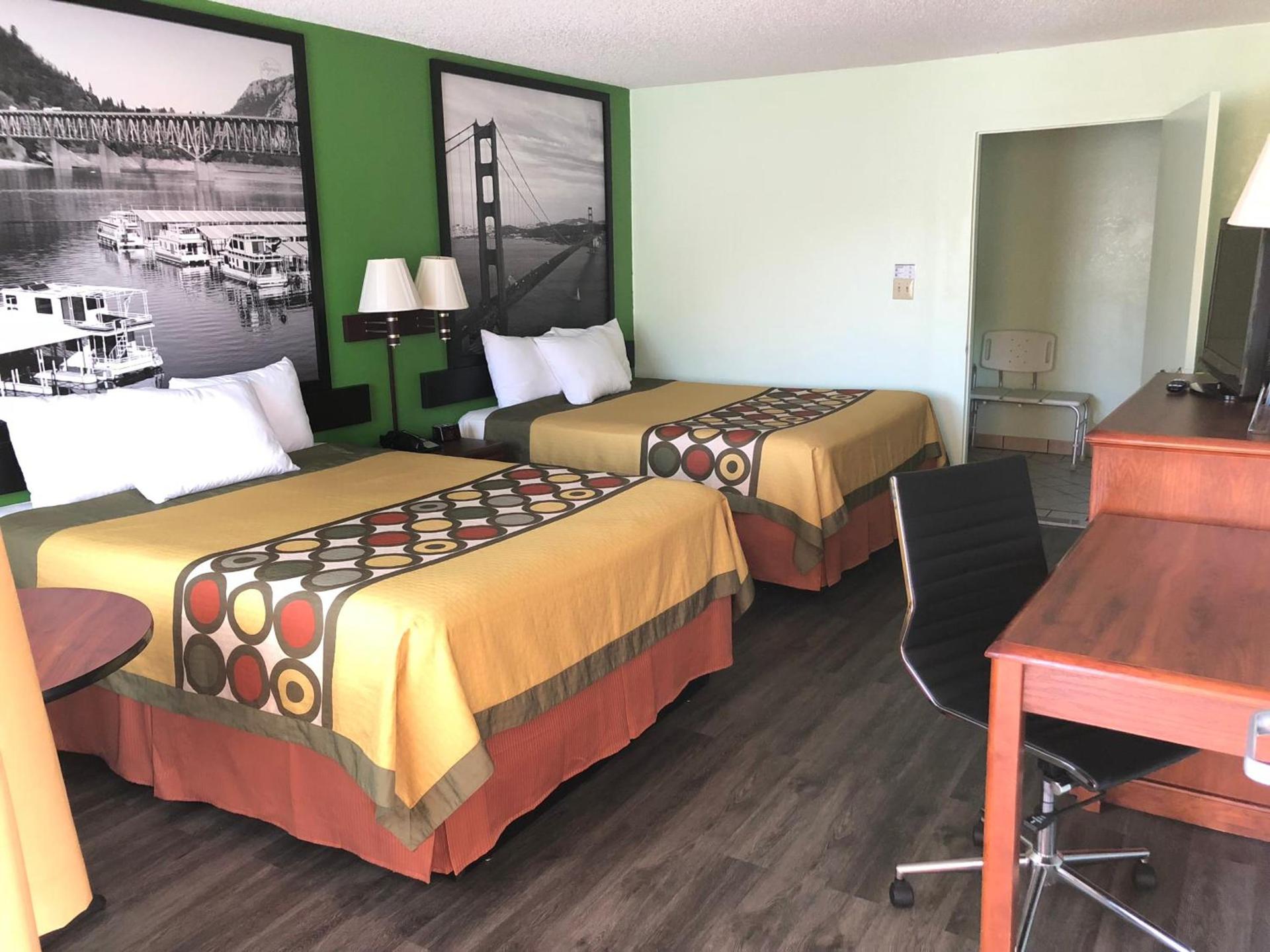 Super 8 by Wyndham Yreka photo 21